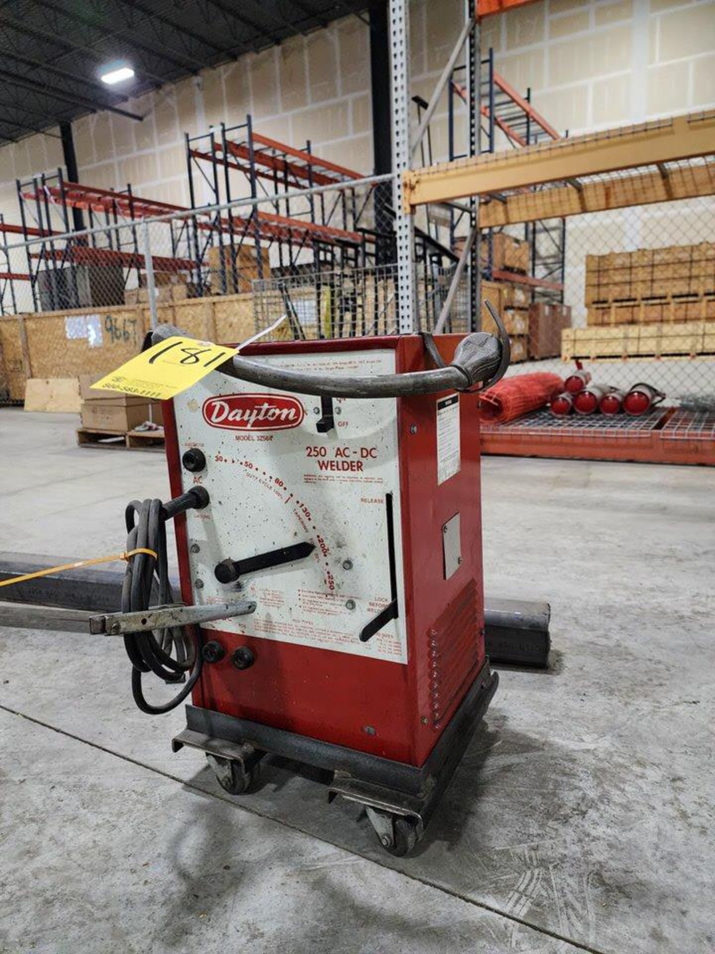 Dayton 3Z564 250 AC-DC Welder 208/230V, 30 Arc Volts, 60HZ, 1PH, PRI Amps: 80/76 - Image 2 of 4