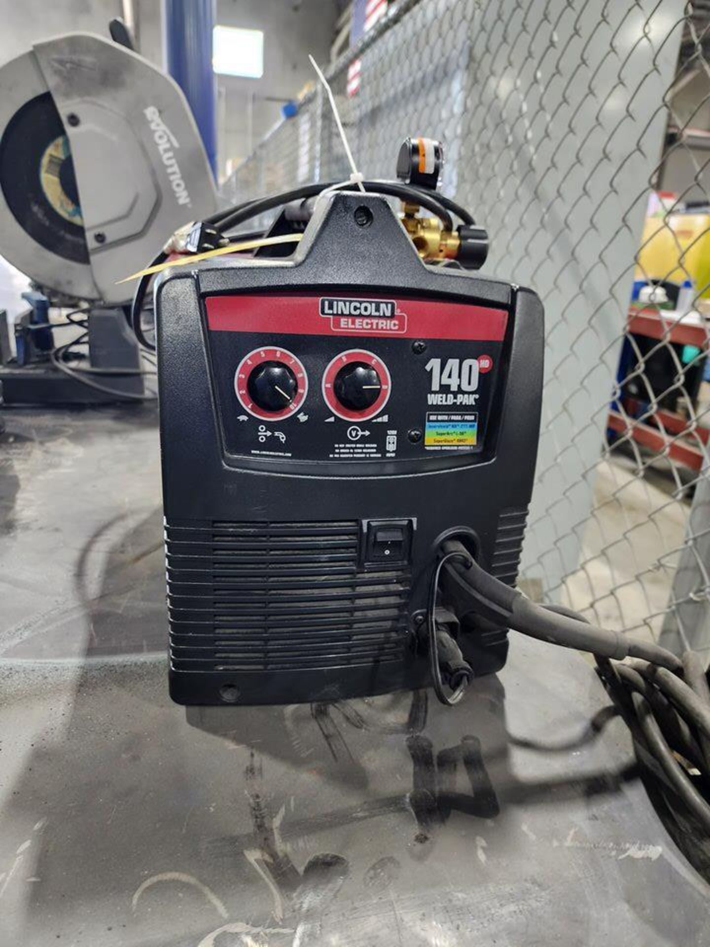 LE 140 Weld-Pak Mig & Flux-Core Wire Feed Welder 1PH, 60HZ, 120V, 30-140A; W/ Magnum Pro 100SG Spool - Image 2 of 18