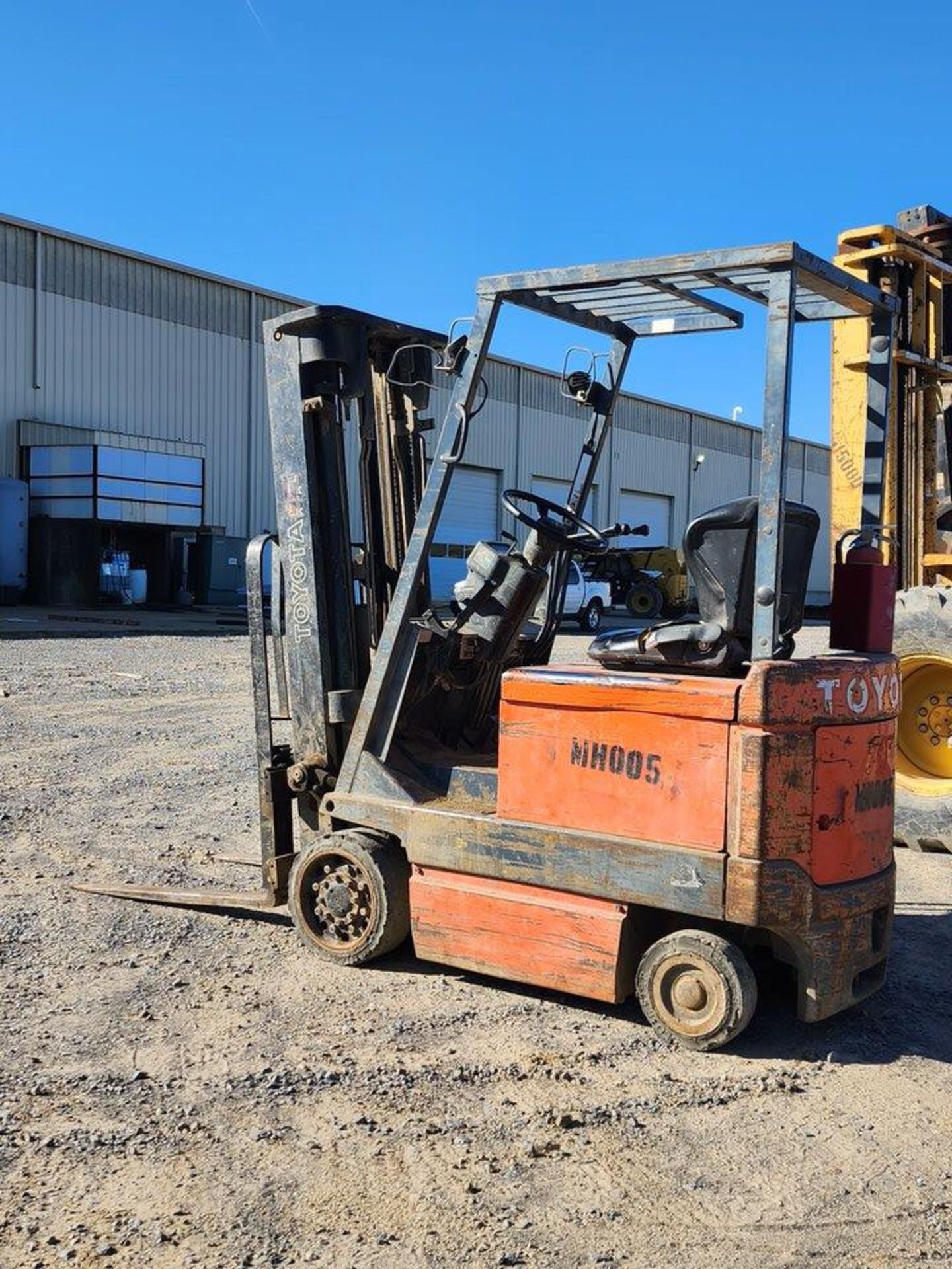 Toyota 30-5FBC15 Ele Forklift 3-Stage Mast; 185" Max Lift ht.; Hrs: 32,982.1; W/ Charger - Image 5 of 17