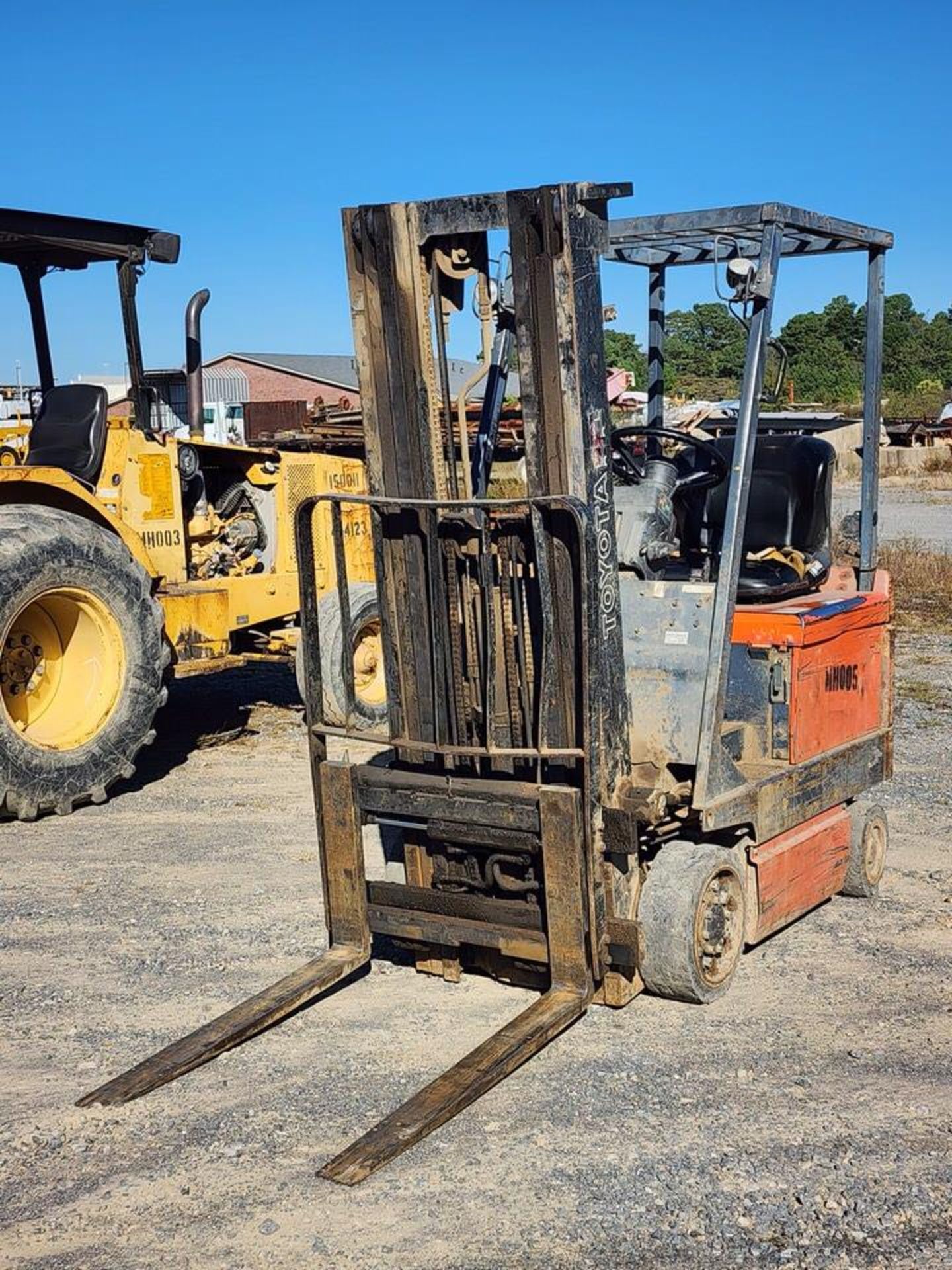 Toyota 30-5FBC15 Ele Forklift 3-Stage Mast; 185" Max Lift ht.; Hrs: 32,982.1; W/ Charger - Image 4 of 17