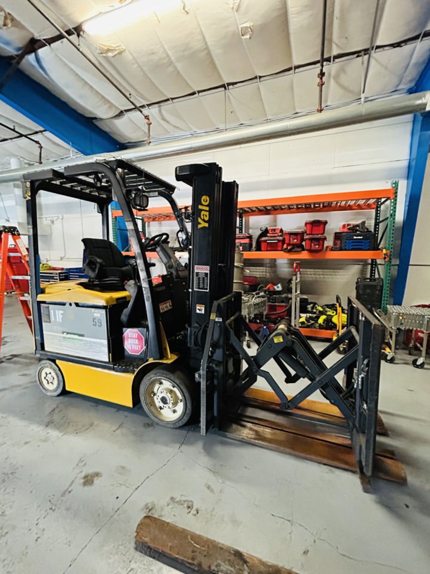 2013 Yale Electric 5,000 lbs Forklift, 3 Stage Mast, Sideshift, 42" Forks, Pull/Push Attchmnt - Image 2 of 5