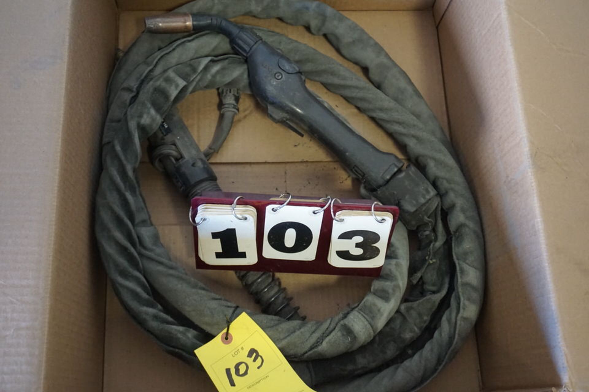 Wire Welder Gun, Alum/Stainless 16' lg (LOCATION: Alvarado, TX)