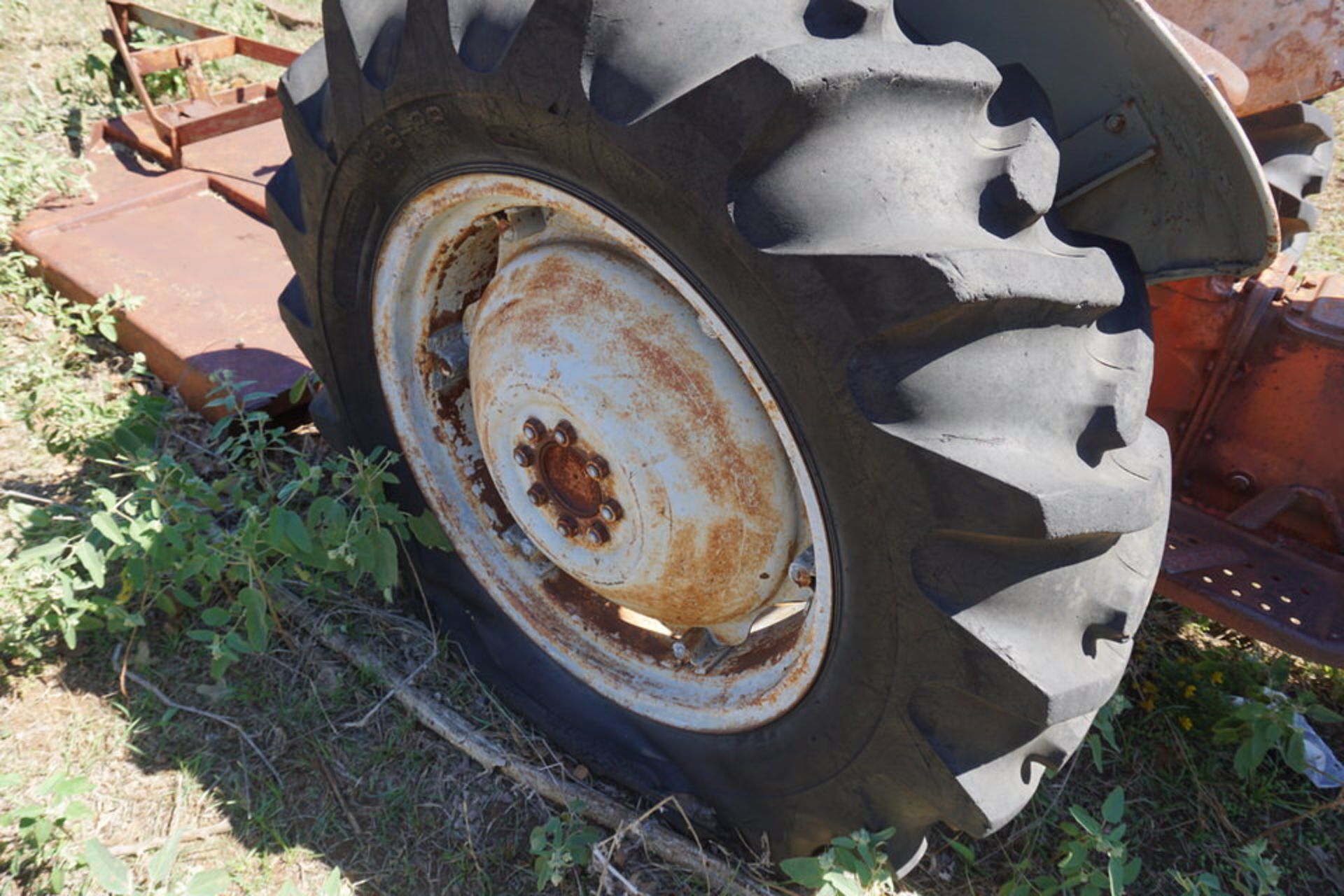 Ford Tractor w/ 5' Brush Mower, Series 600 (LOCATION: Alvarado, TX) - Image 8 of 10