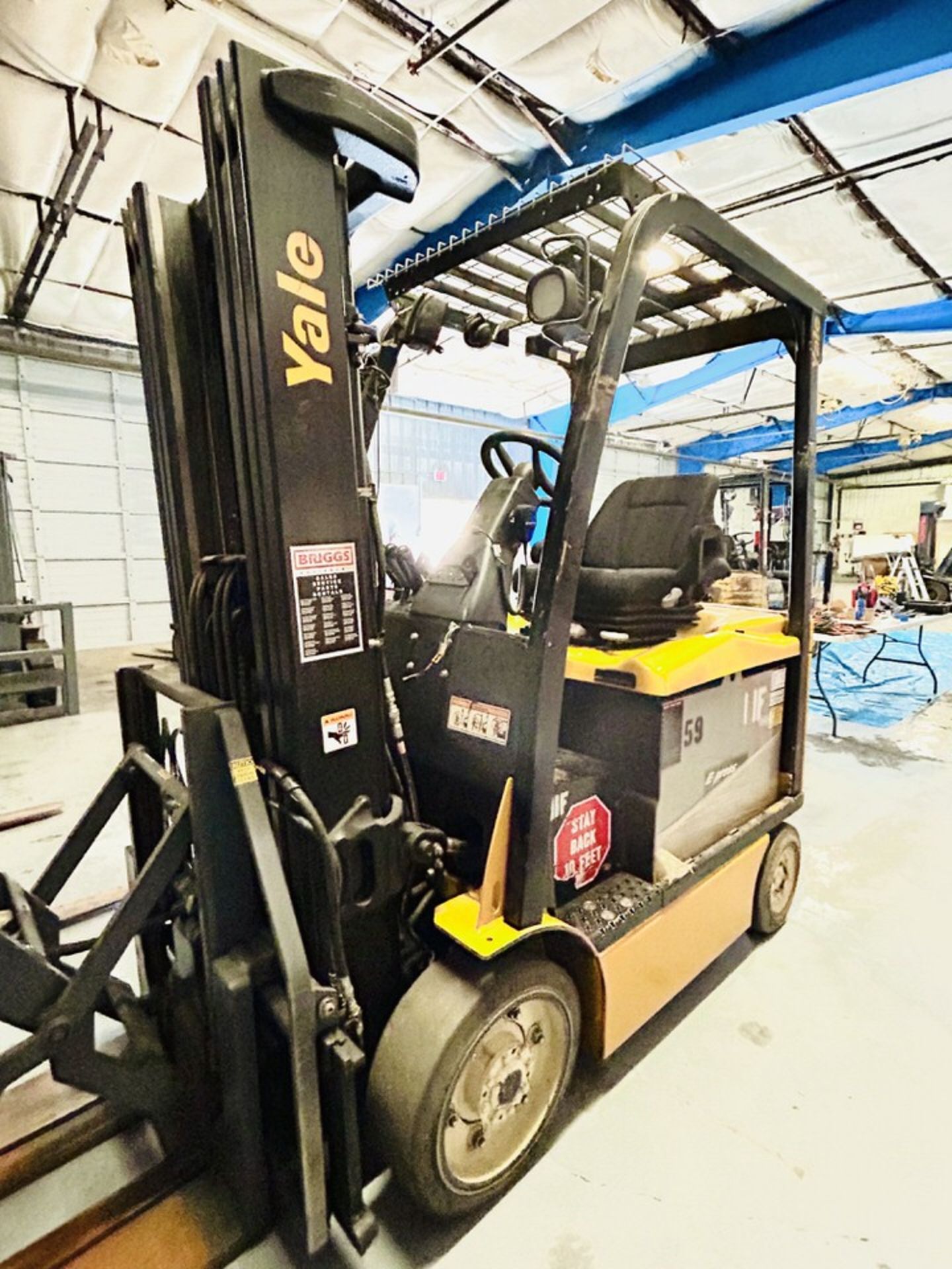 2013 Yale Electric 5,000 lbs Forklift, 3 Stage Mast, Sideshift, 42" Forks, Pull/Push Attchmnt - Image 4 of 5