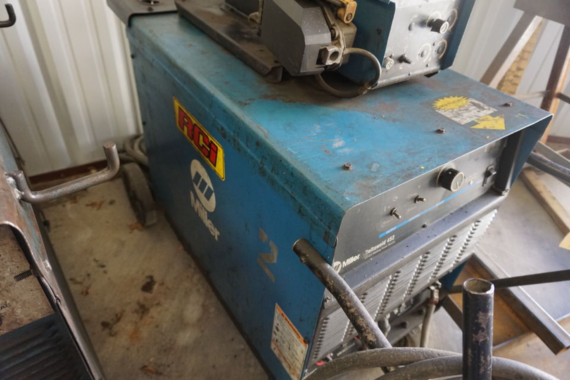 Miller Deltaweld 452 Welding Power Source w/ Miller 60 Serie Wire Feeder, 220V, 3PH - Image 4 of 7