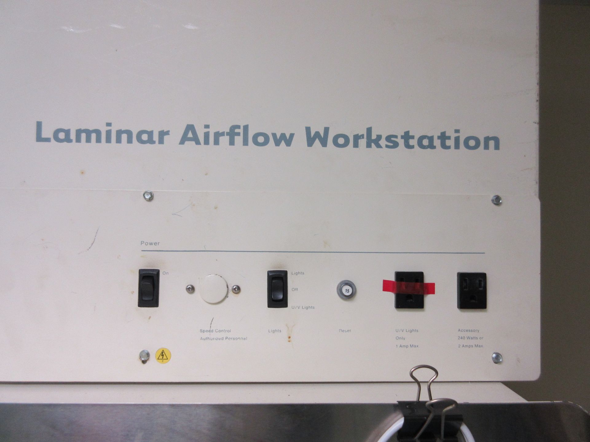 (1) Laminar Airflow Workstation - Image 4 of 4