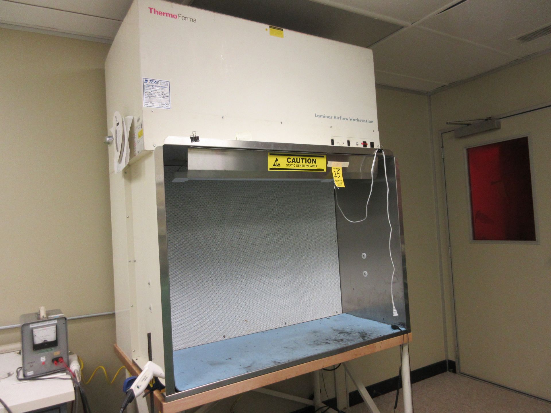 (1) Laminar Airflow Workstation - Image 2 of 4