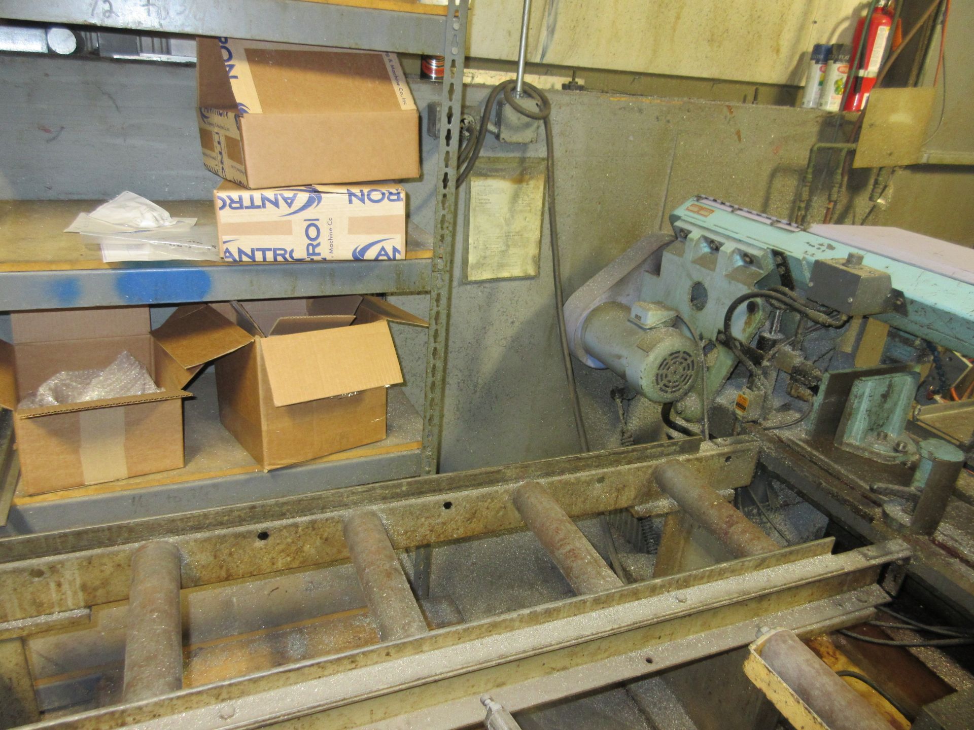 (1) Wilton 7040 Horizontal Band Saw, S/N 704016 w/ Outfeed Conveyor