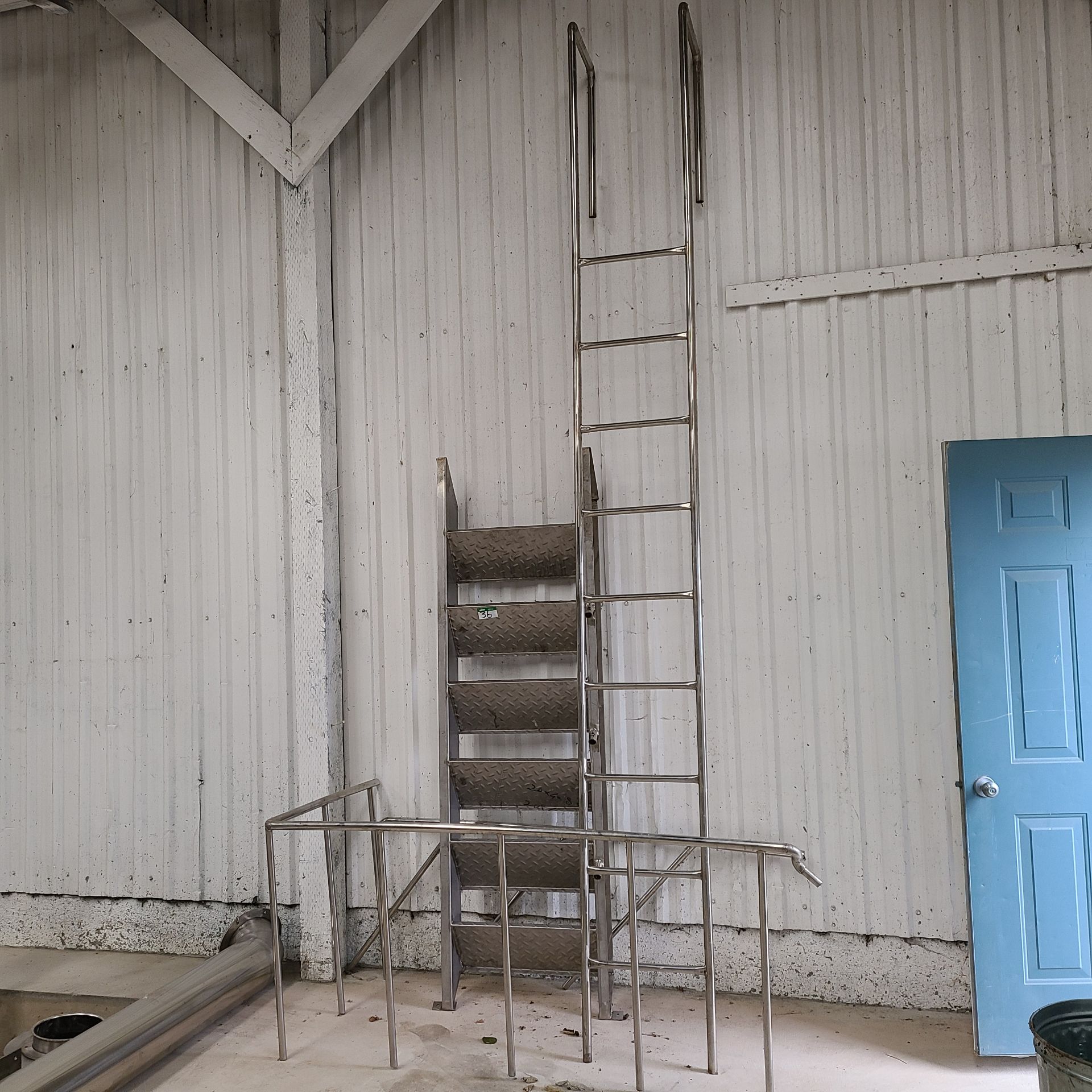 SS 6 STEP STAIRWAY, SS TUBULAR LADDER, 115 IN. FROM BOTTOM TO TOP STEP, SS L SHAPE RAIL 6 FT. L x