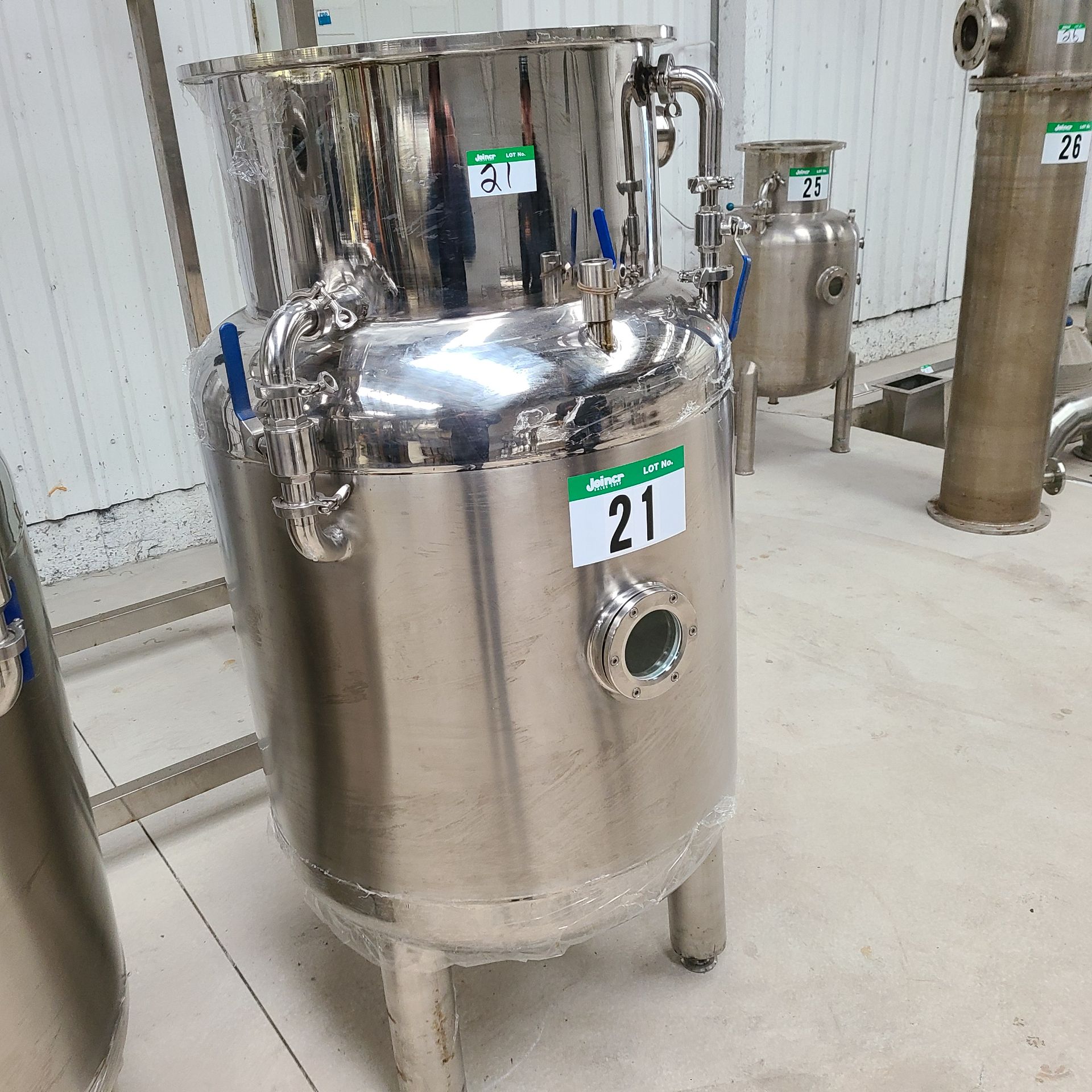 SS PRESSURE TANK - 65 IN. TOTAL HEIGHT, 31 IN. DIA. x 40 IN. H TANK - Image 2 of 4