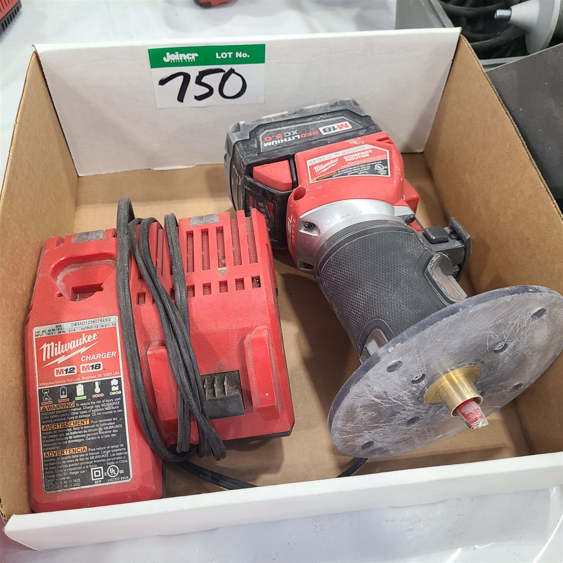 MILWAUKEE CORDLESS COMPACT ROUTER W/CHARGER