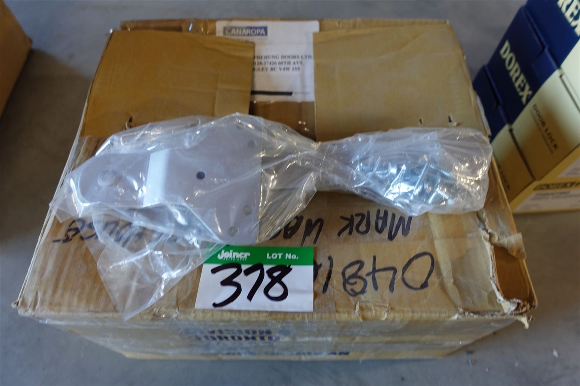 BOX OF 9 DOOR ARM CLOSURE ITEM 4000-3077EDA