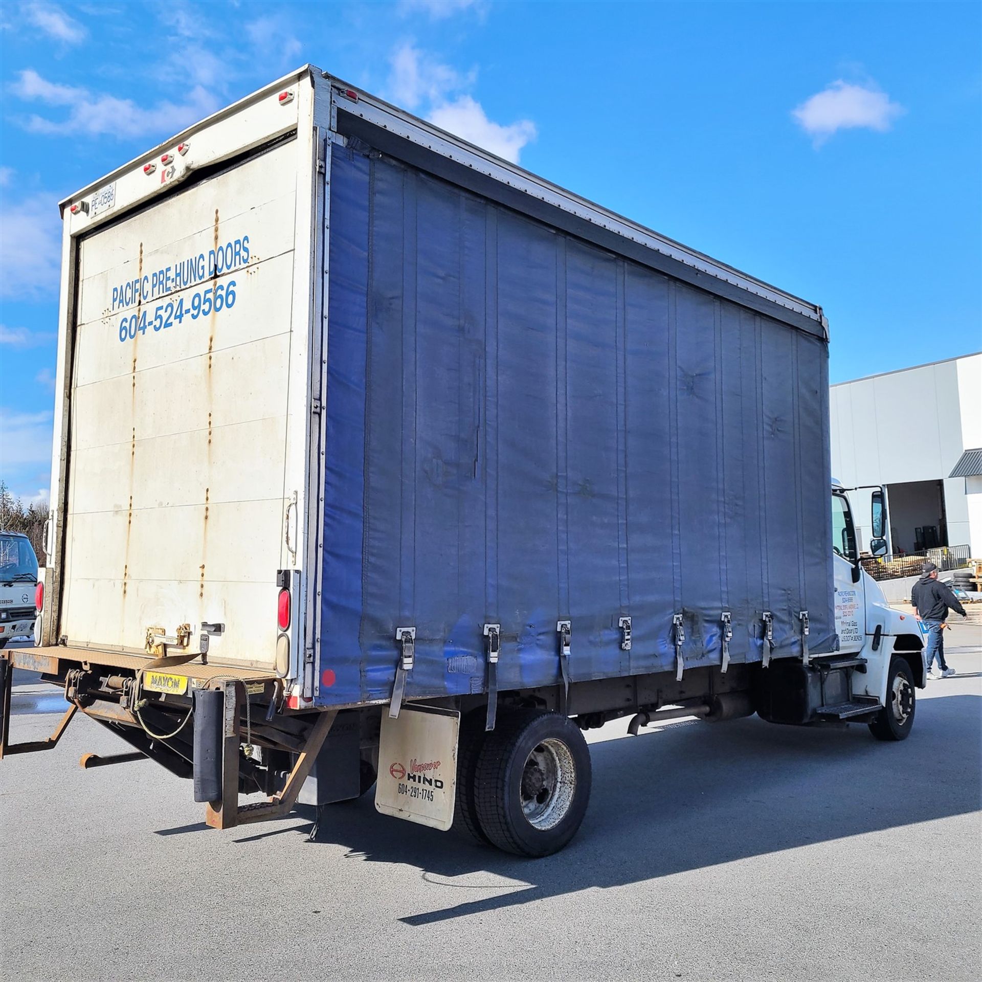 2006 HINO 258 W/COLLINS 18 FT. BOX W/CURTAIN 1 SIDE, MAXON POWERGATE, AUTO, DIESEL, 660, 425KM, - Image 3 of 6