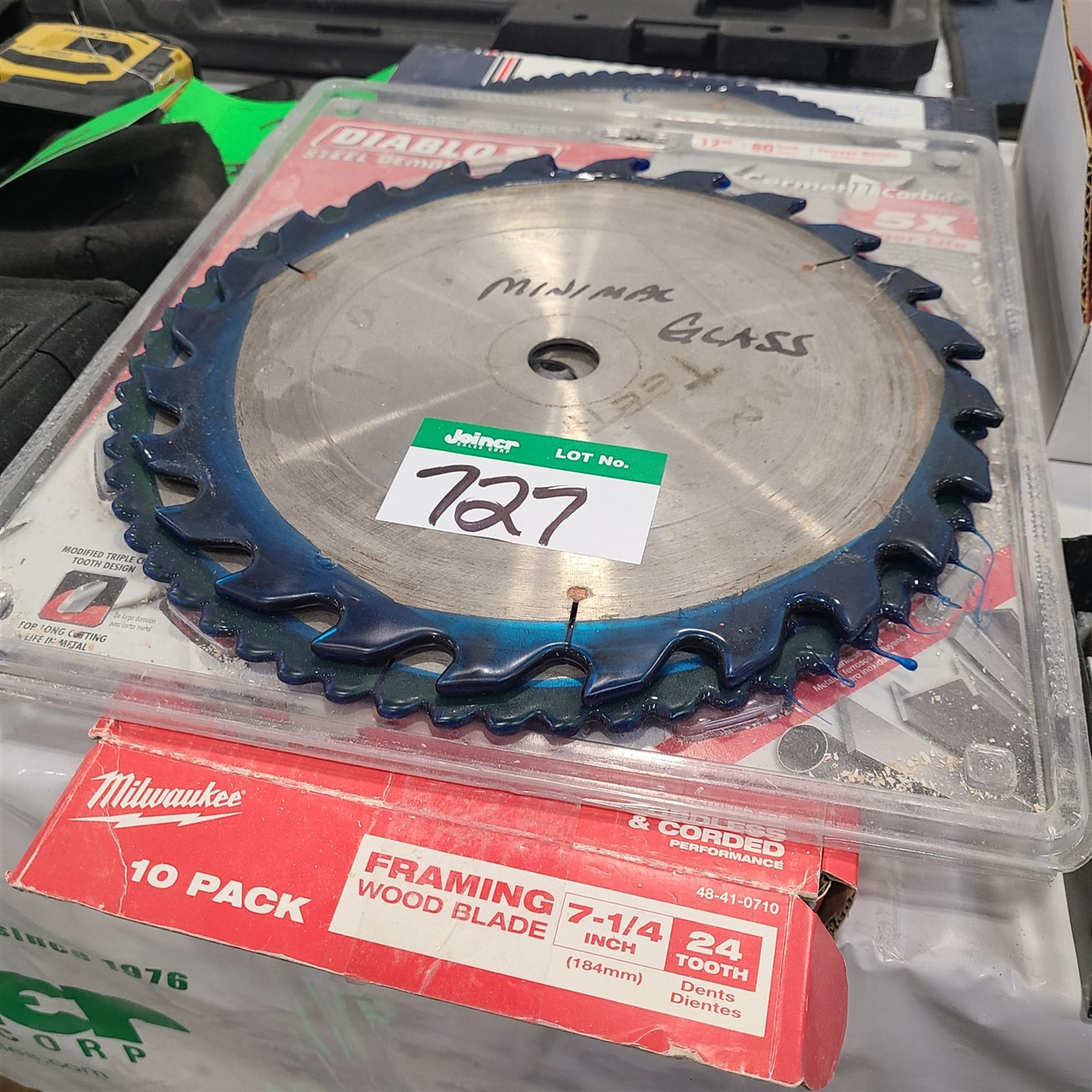 LOT OF ASSORTED SAW BLADES