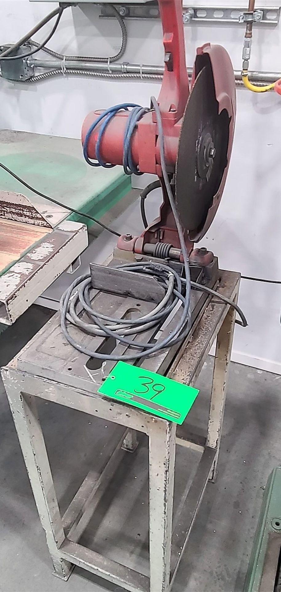 MILWAUKEE C/O SAW ON STAND