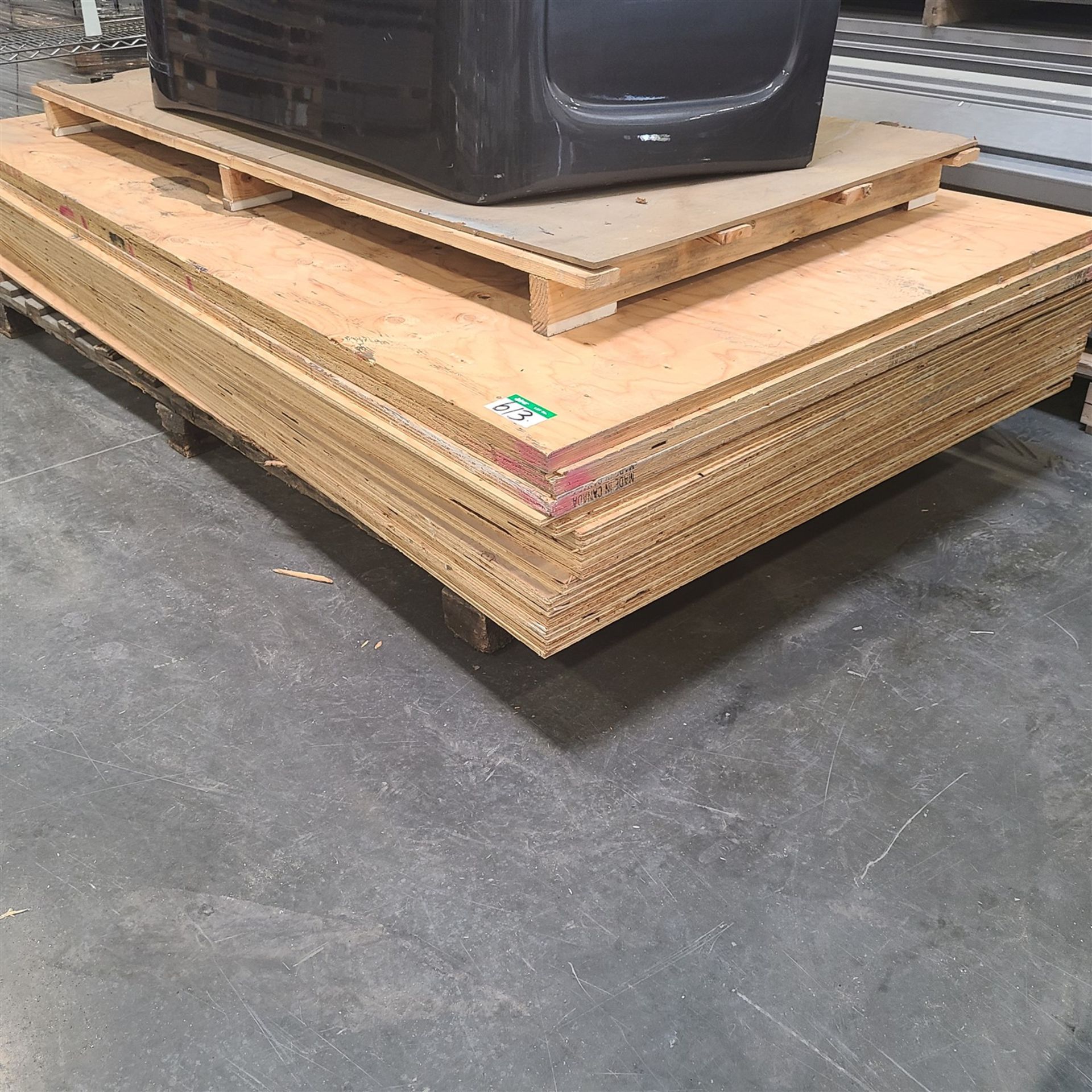 PALLET OF ASSORTED 4 FT. x 8 FT. PLYWOOD