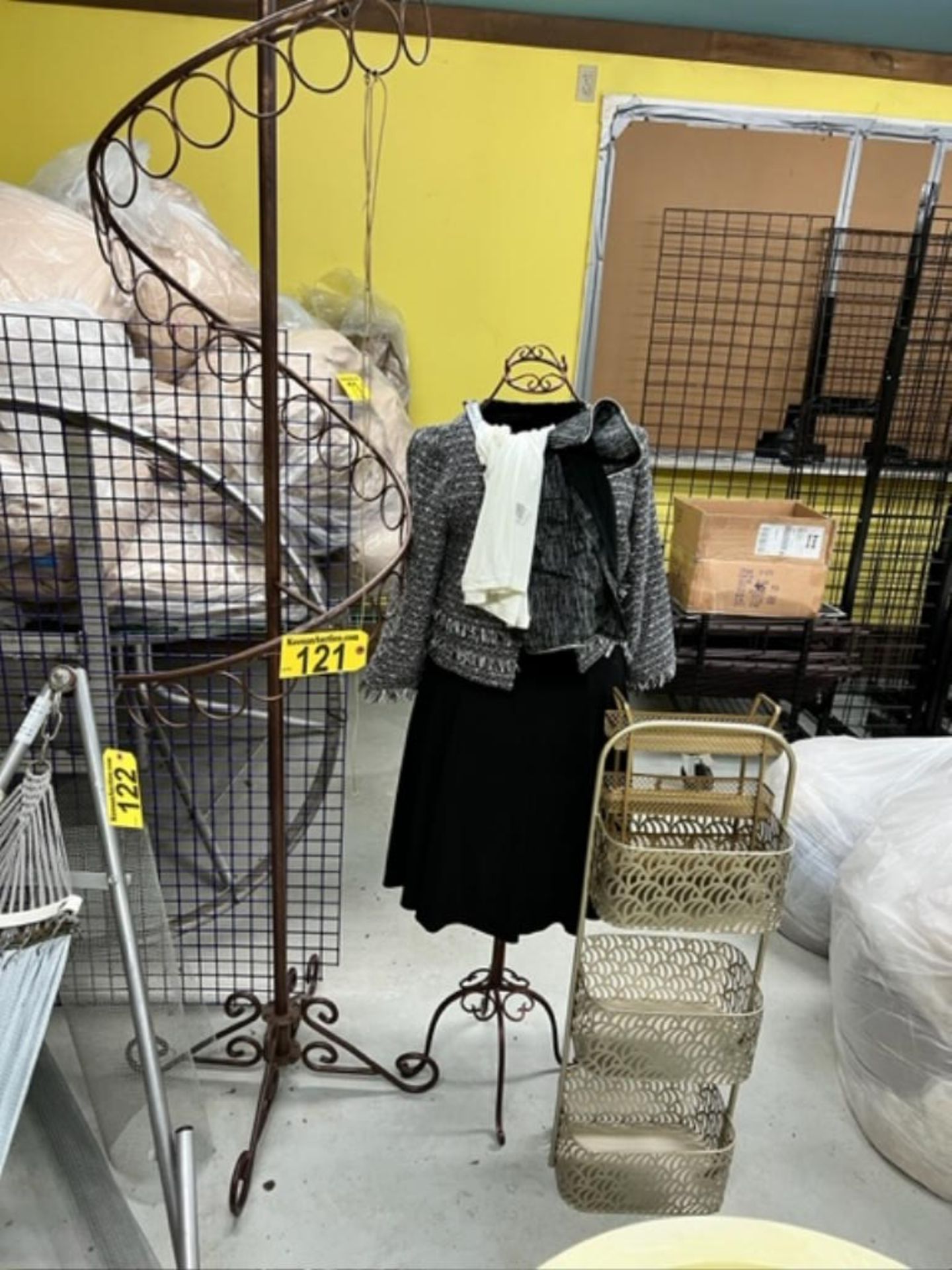 LOT: SPIRAL DISPLAY FIXTURE, MANNEQUIN, METAL STORAGE/DISPLAY