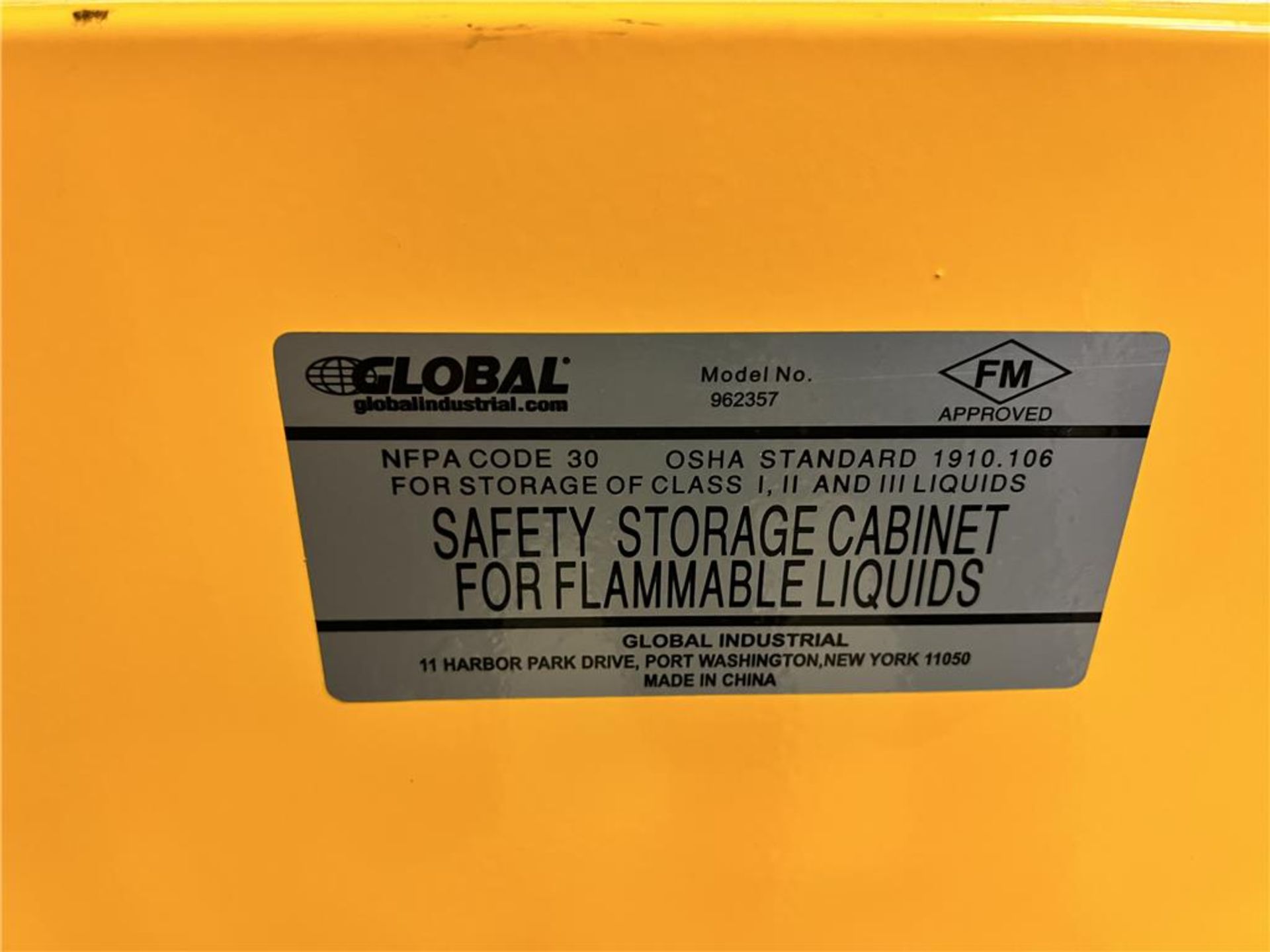 GLOBAL INDUSTRIAL MODEL 962357 22-GAL. FLAMMABLE CABINET, 35"W X 22"D X 35"H - Image 2 of 2