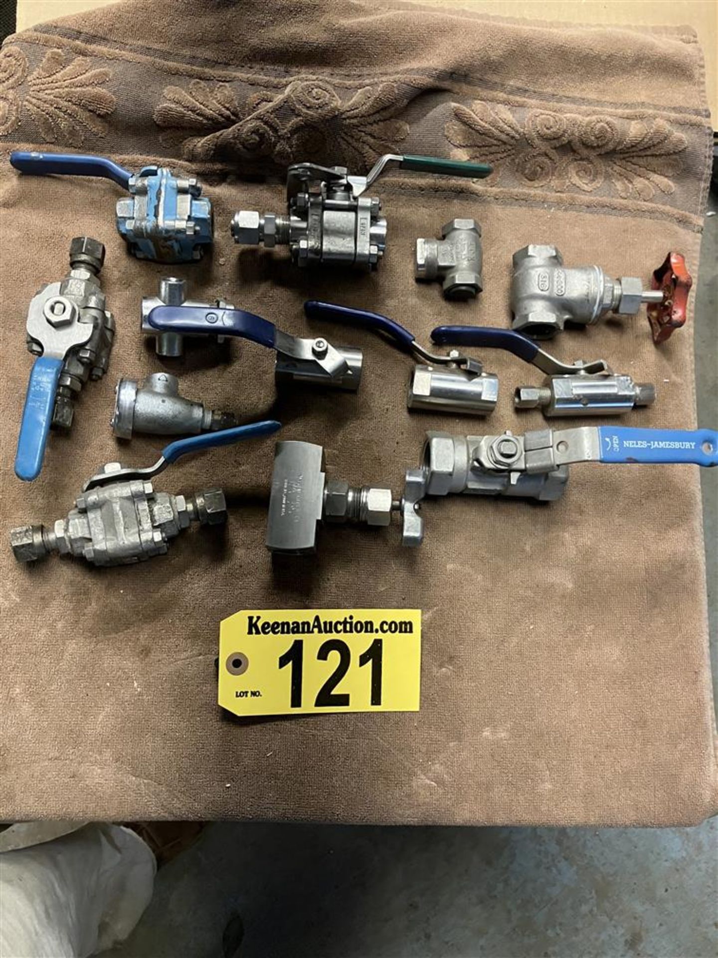 LOT OF STAINLESS STEEL VALVES