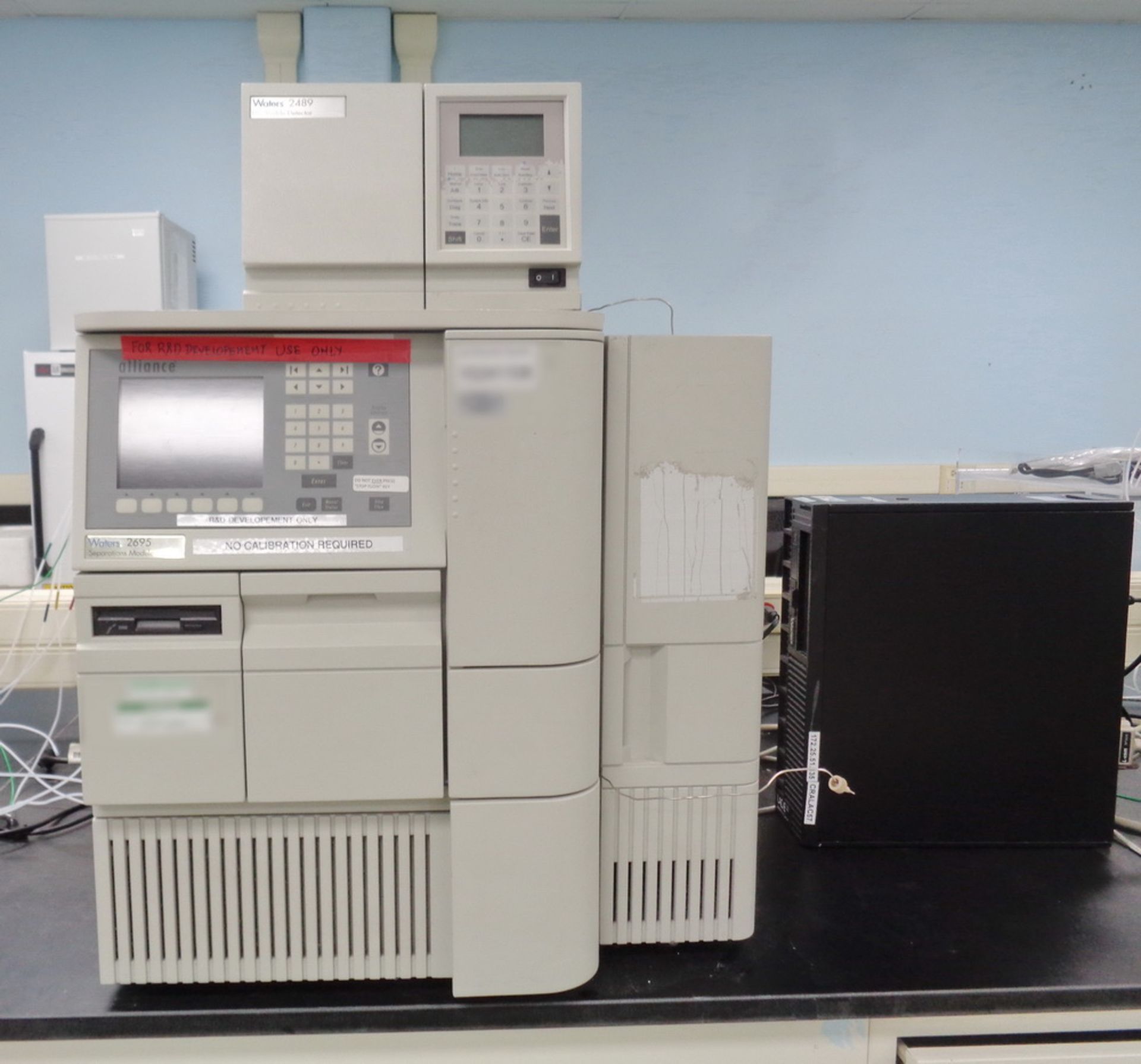 Waters Alliance 2695 HPLC, with Model 2489 UV/Vis Detector