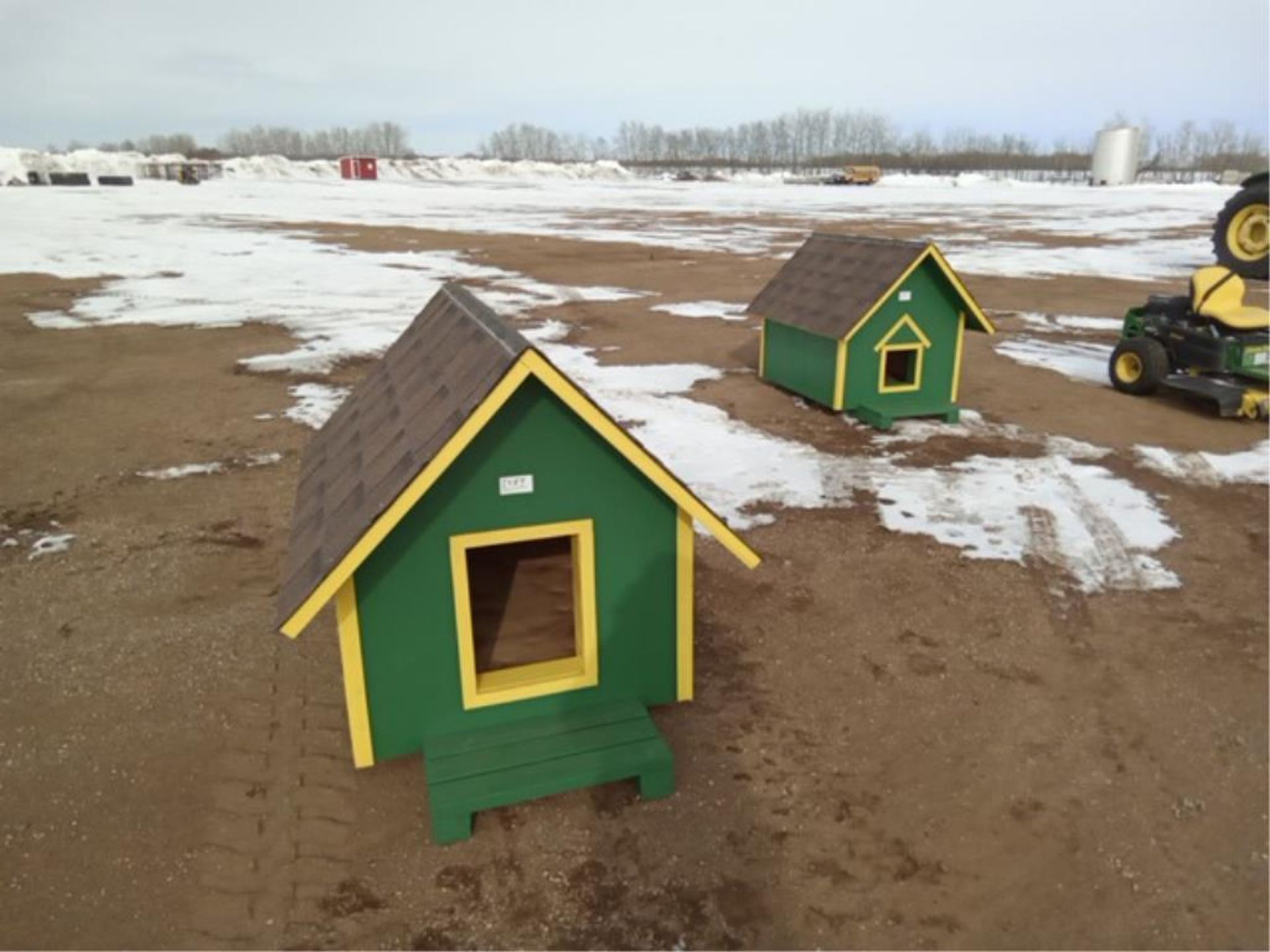 Insulated Cat House with Heat Lamp (Unused) - Image 6 of 6