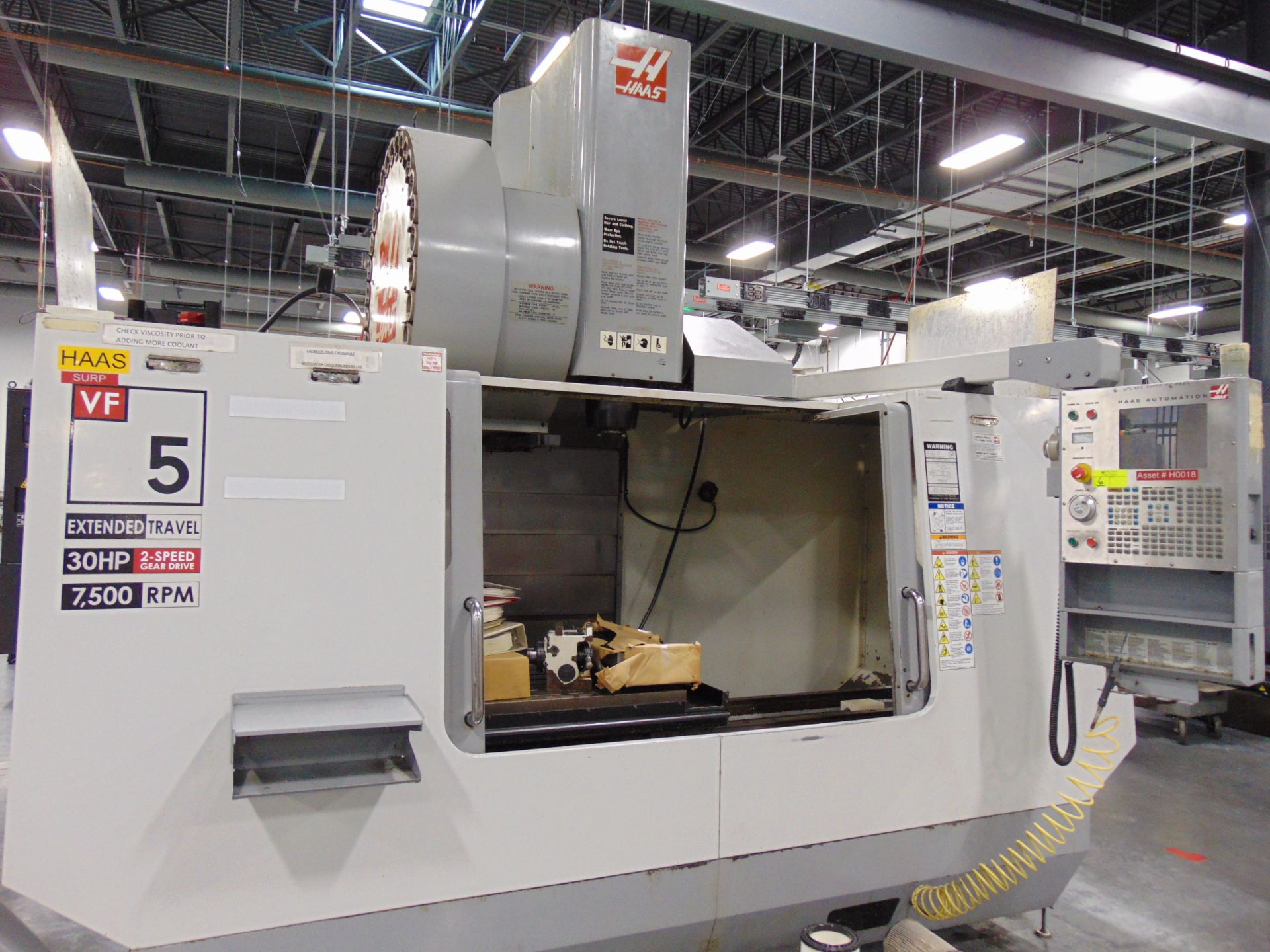 2005 HAAS 3-AXIS CNC VERTICAL MACHINING CENTER