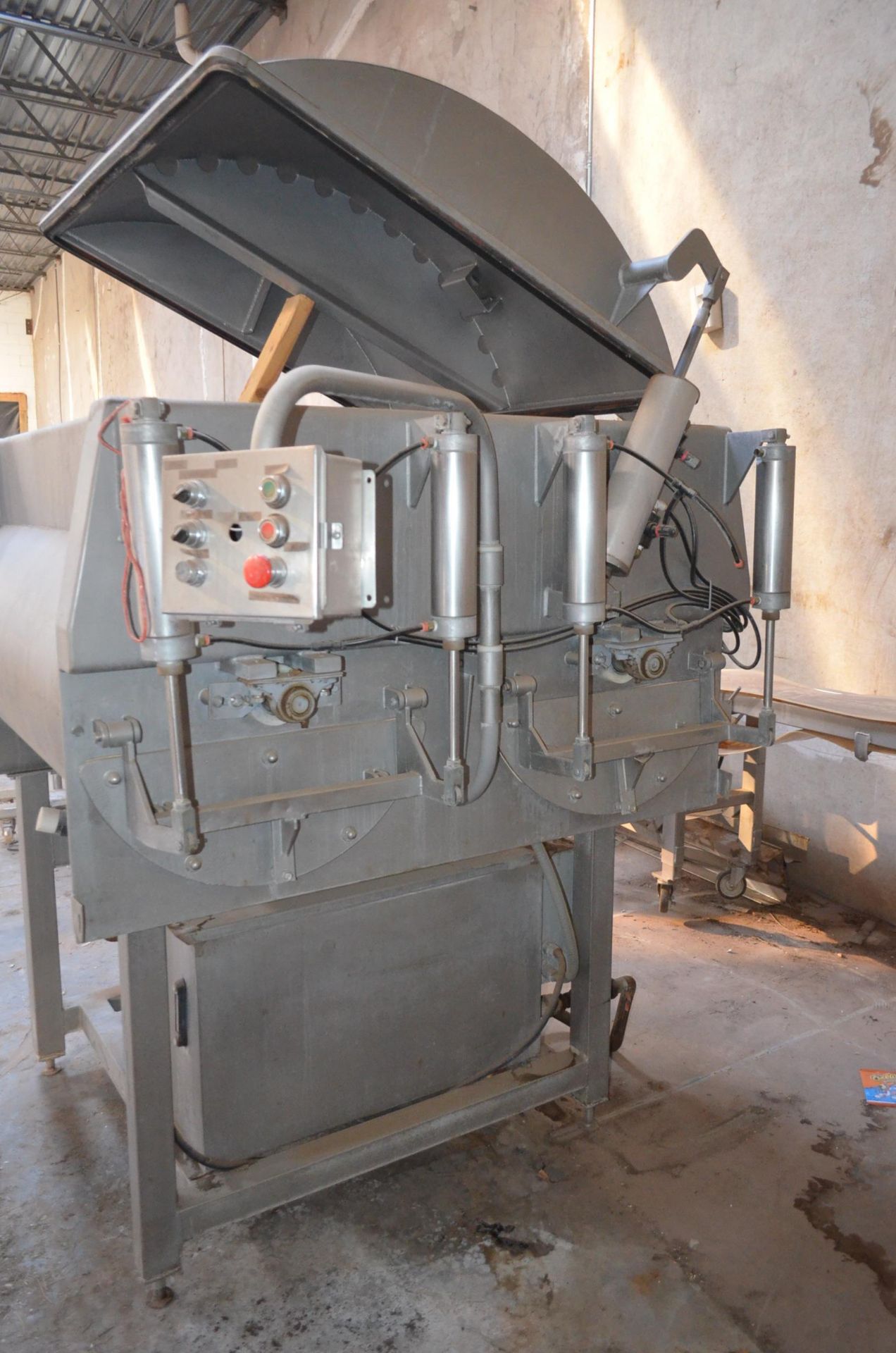 S/S Twin Blade Mixer, 48 in x 42 in x 33 in Deep Hopper, Hydraulic Drive Motors, Pneumatic Lid Lift - Image 3 of 7