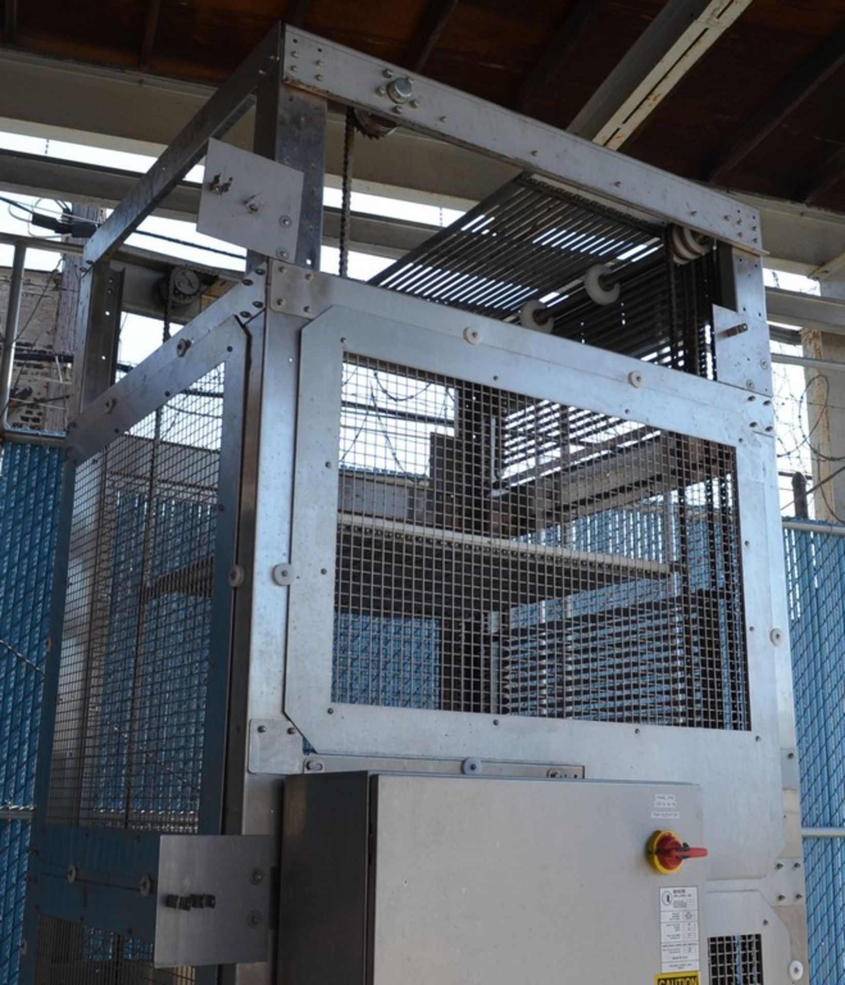 Nercon Engineering FlexLift S/S Vertical Lift Product Transfer Conveyor. Product Maximum - Image 3 of 15