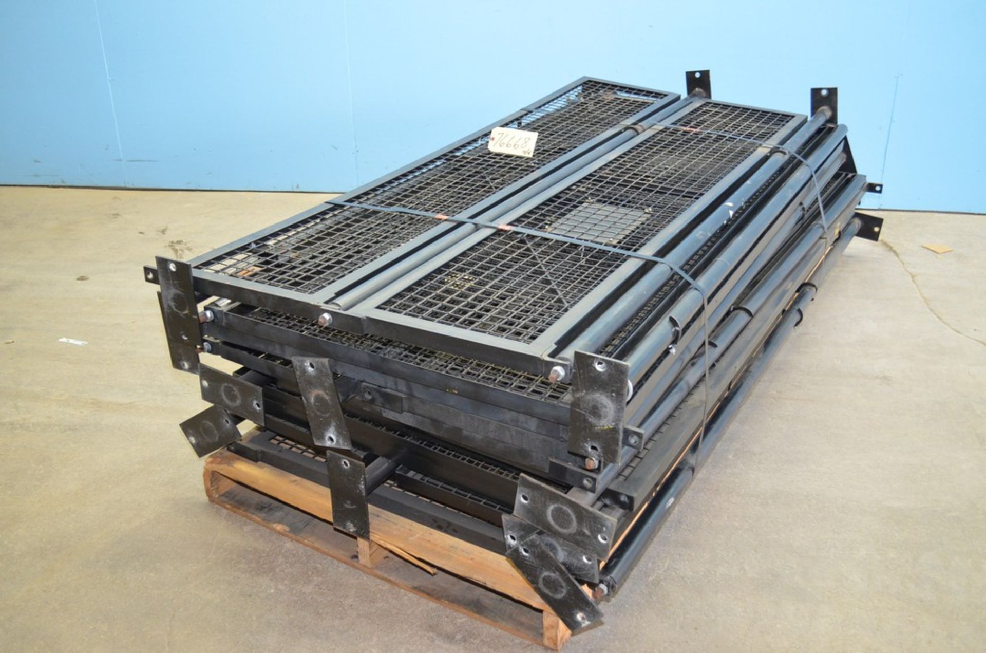 Lantech S300 Straddle Style Pallet Stretch Wrapper. Rated for 25-35 Loads Per Hour. Maximum Load - Image 18 of 19