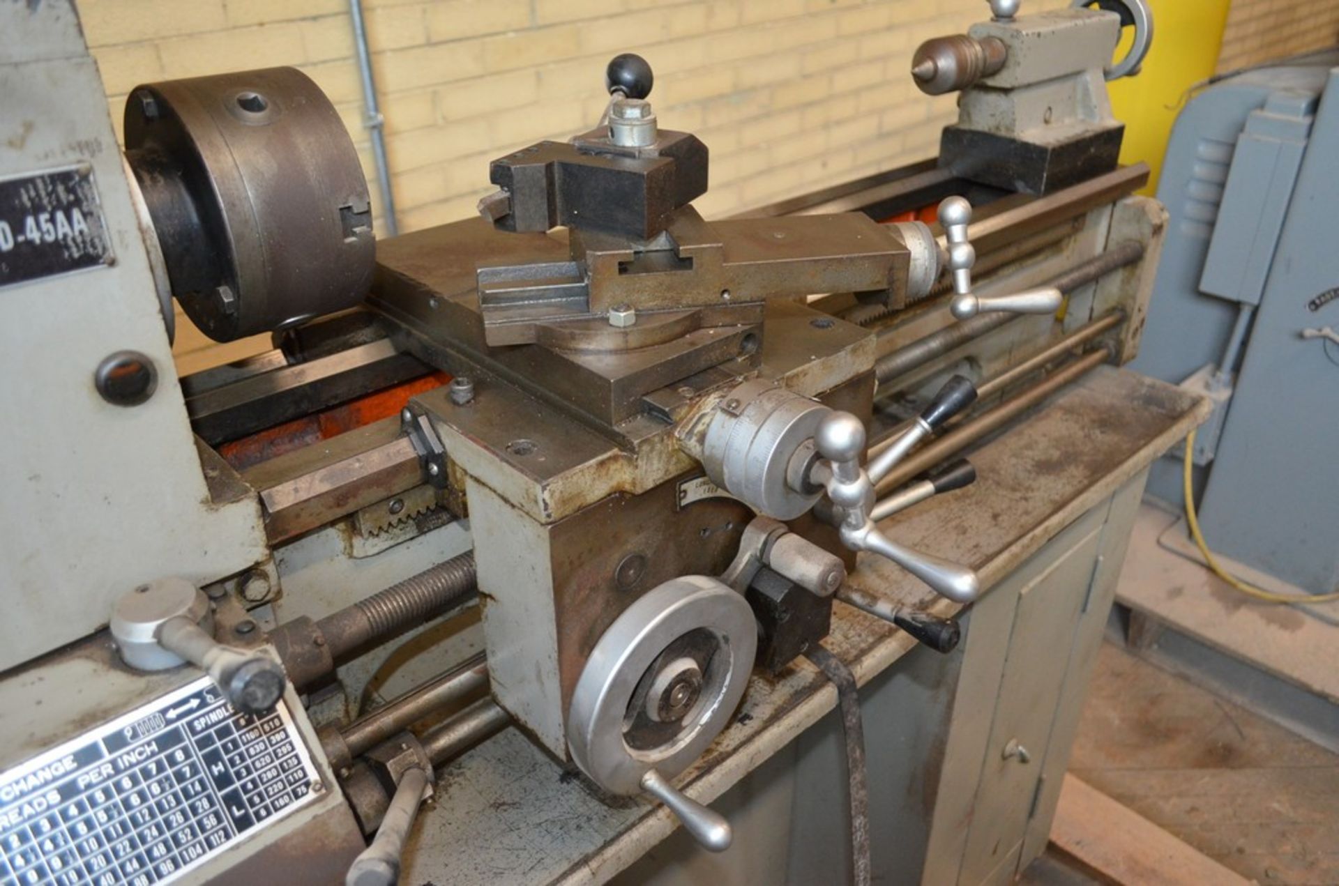 King TD45AA 10 in X 24 in Lathe with 5 in 3-Jaw Chuck, - Image 5 of 11