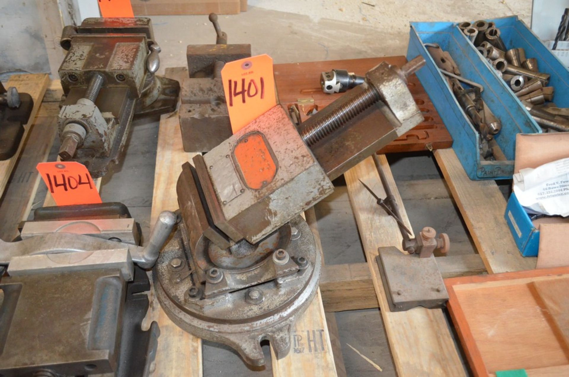 5.25 in Compound Machine Vise on Swivel Base,