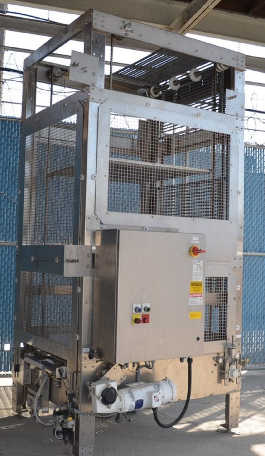 Nercon Engineering FlexLift S/S Vertical Lift Product Transfer Conveyor. Product Maximum