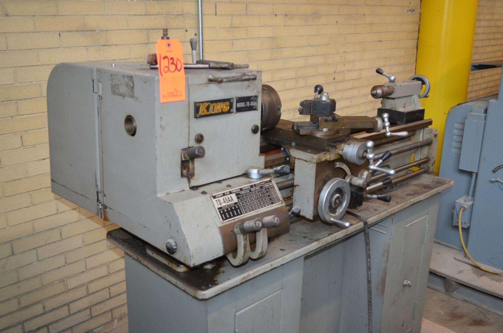 King TD45AA 10 in X 24 in Lathe with 5 in 3-Jaw Chuck, - Image 2 of 11