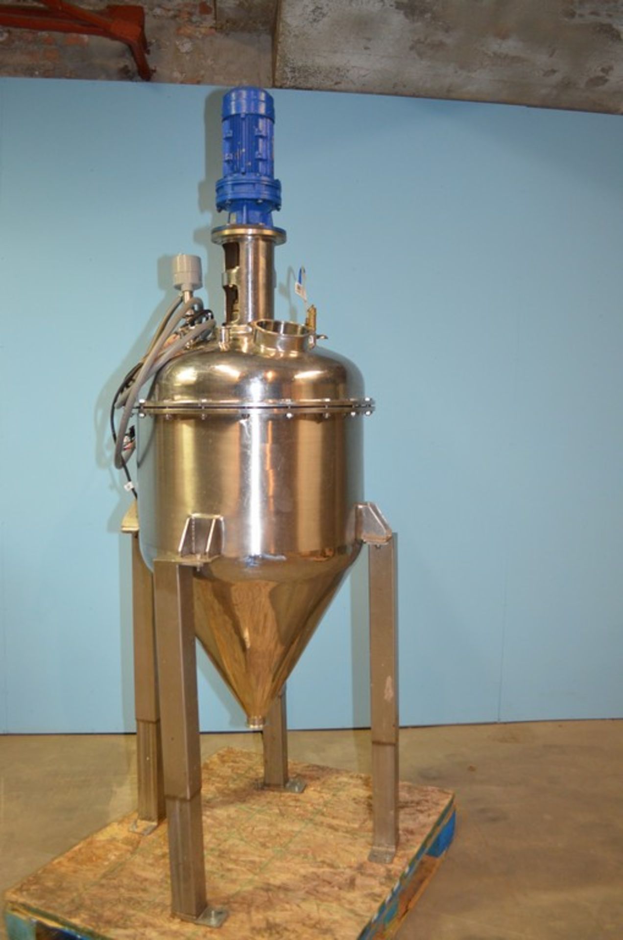 Approx 50 Gallon S/S Agitated Pressure Kettle. Top Entering Vertical Sigma-Style Agitator. - Image 3 of 13