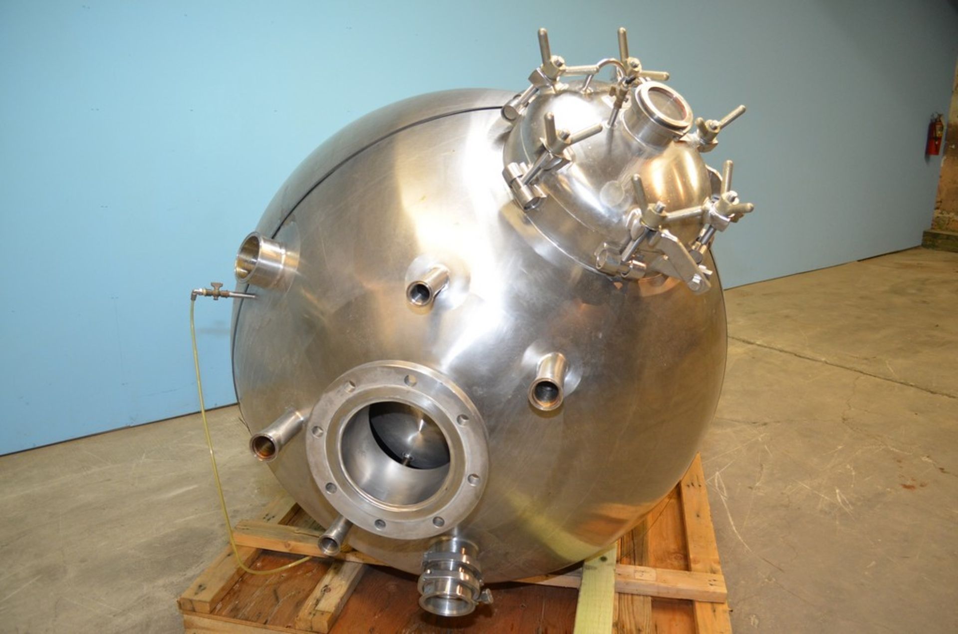 250 Gallon Hamilton Kettles HV S/S Vertical Jacketed Tank. Hemispherical Top and Bottom. 52 in - Image 3 of 12