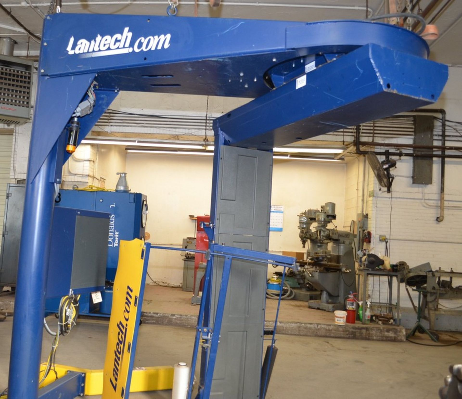 Lantech S300 Straddle Style Pallet Stretch Wrapper. Rated for 25-35 Loads Per Hour. Maximum Load - Image 2 of 19