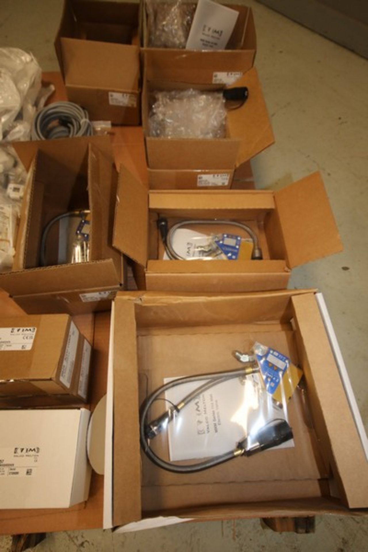 Assortment of NIB Valco Hot Melt Gluer Parts, Including (6) Hoses PN 780XX413, 780XX415, (3) - Image 6 of 8