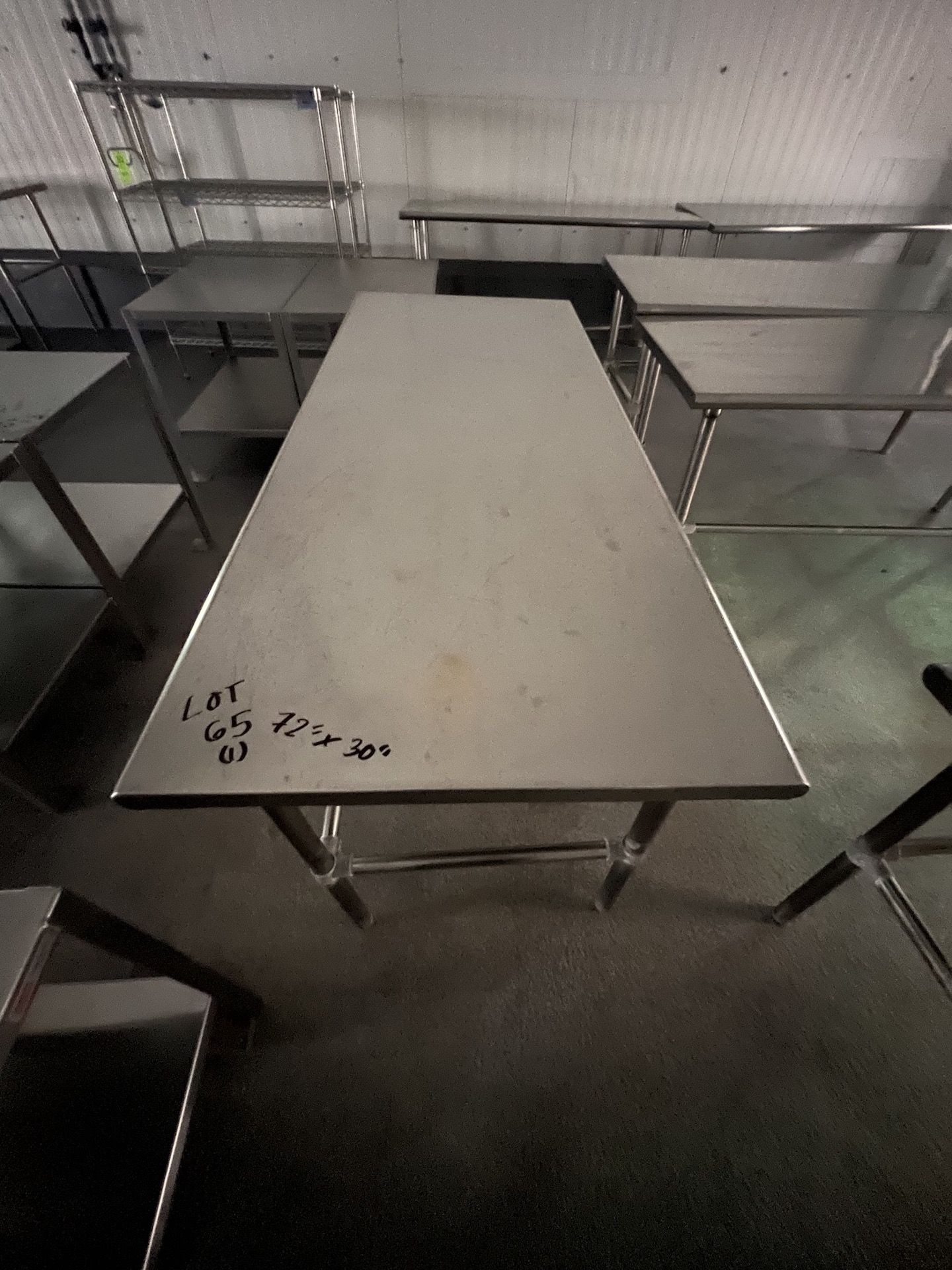 S/S TABLE, APPROX. DIMS: 72 IN X 30 IN (RIGGING & SIMPLE LOADING FEE $20.00) (NOTE: DOES NOT
