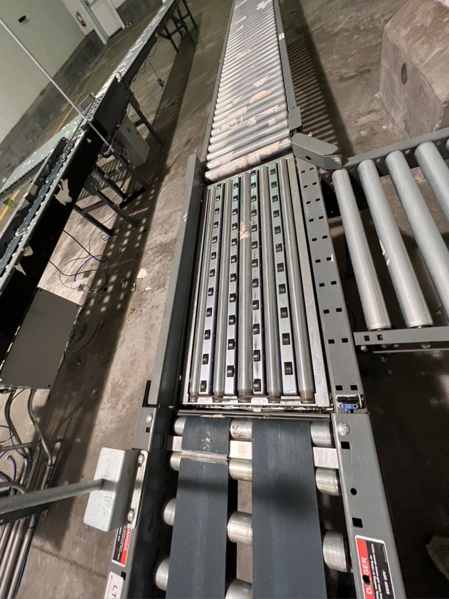 2020 HONEYWELL INTELLIGRATED ROLLER AND BELT POWER CONVEYOR, APPROX. 372 IN L X 15 IN W (SUBJECT - Image 5 of 14