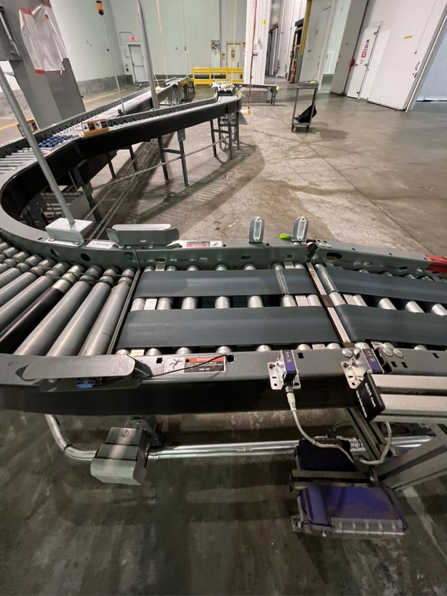 2020 HONEYWELL INTELLIGRATED ROLLER AND BELT POWER CONVEYOR, APPROX. 612 IN L X 15 IN W (SUBJECT - Image 2 of 18