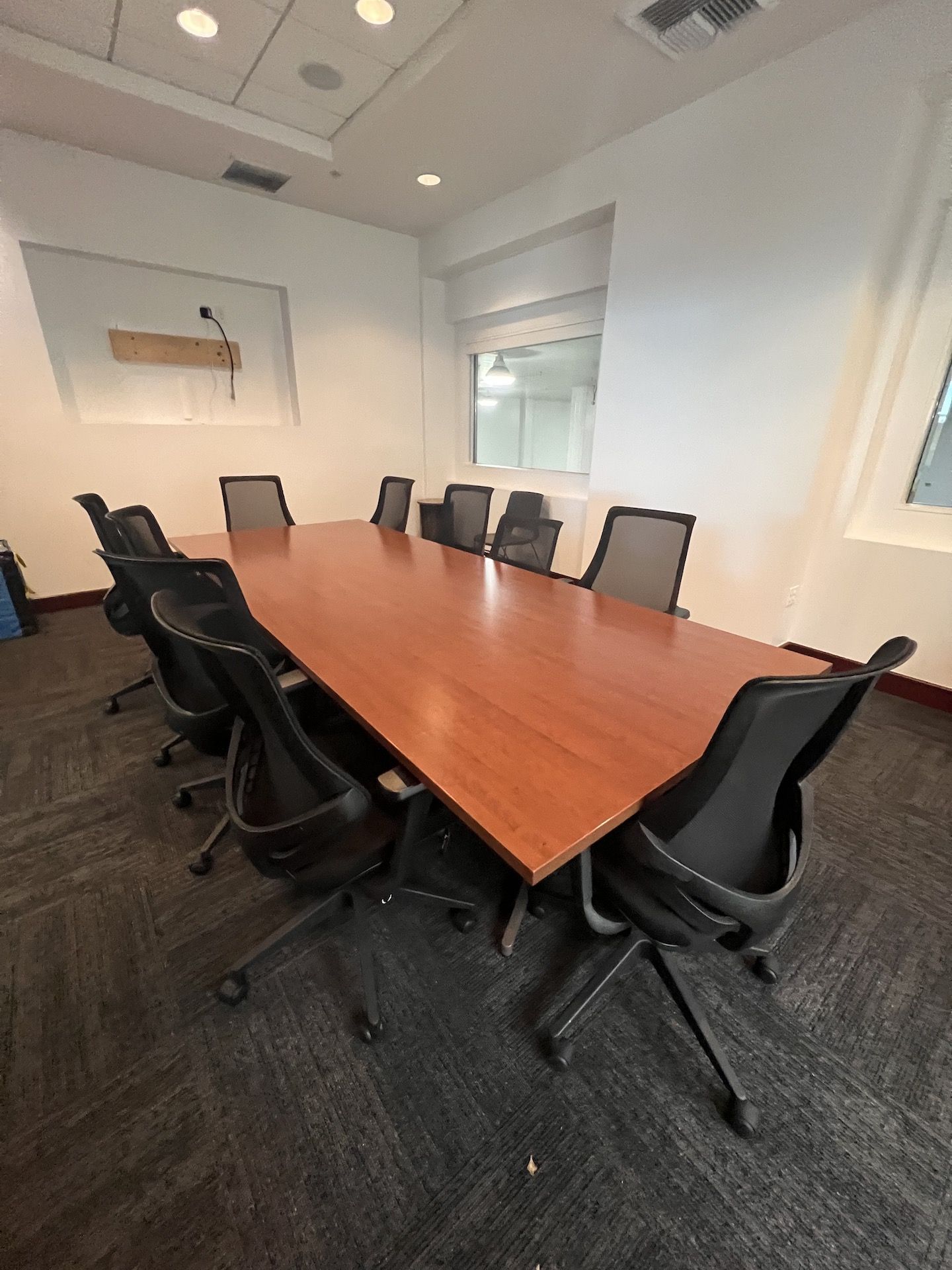CONFERENCE TABLE AND CHAIRS, INCLUDES CONTENTS OF ROOM (RIGGING & SIMPLE LOADING FEE $100.00)