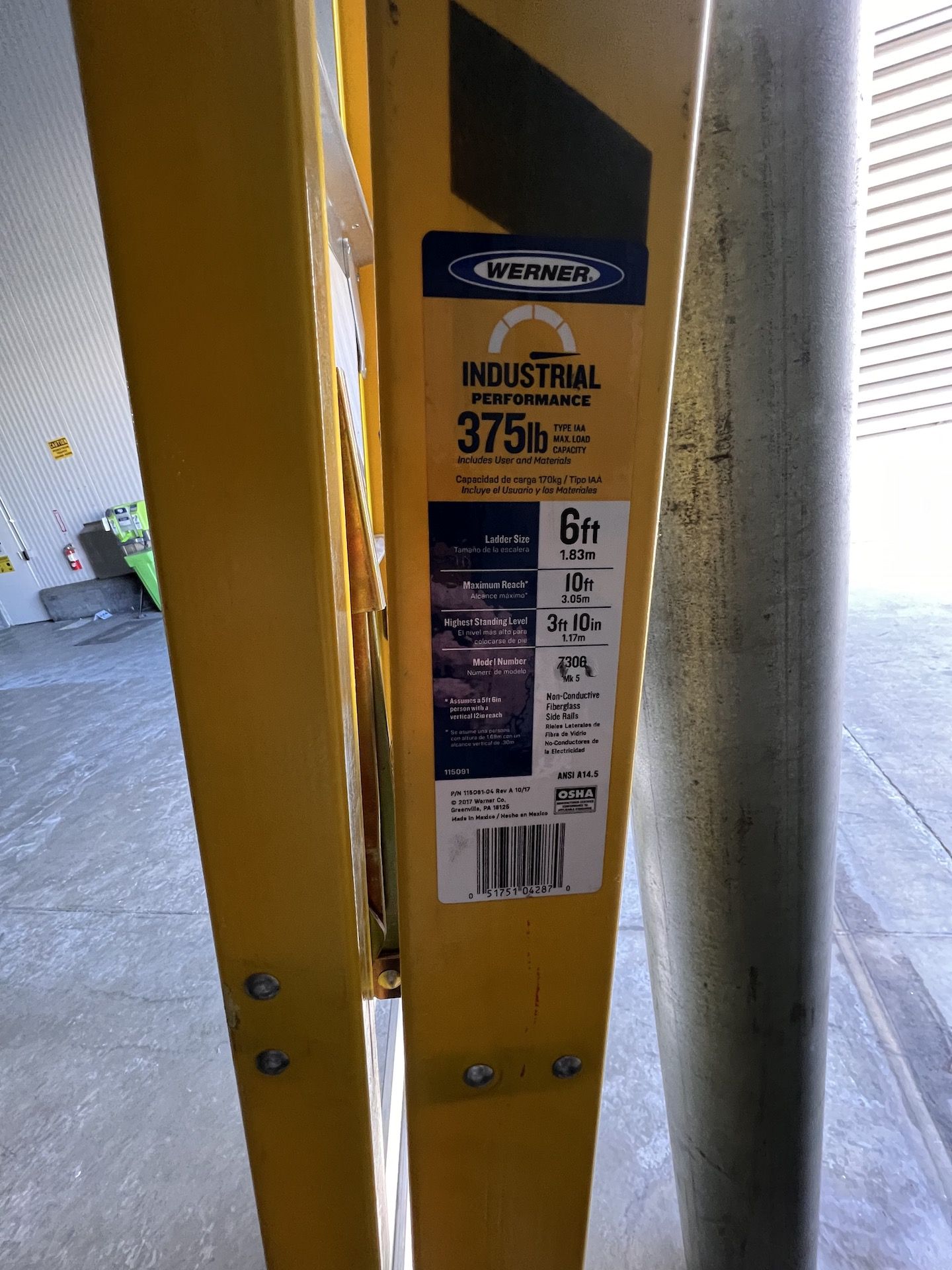 INDUSTRIAL PERFORMANCE 6 FT LADDER (RIGGING & SIMPLE LOADING FEE $10.00) (NOTE: DOES NOT INCLUDE - Image 2 of 2