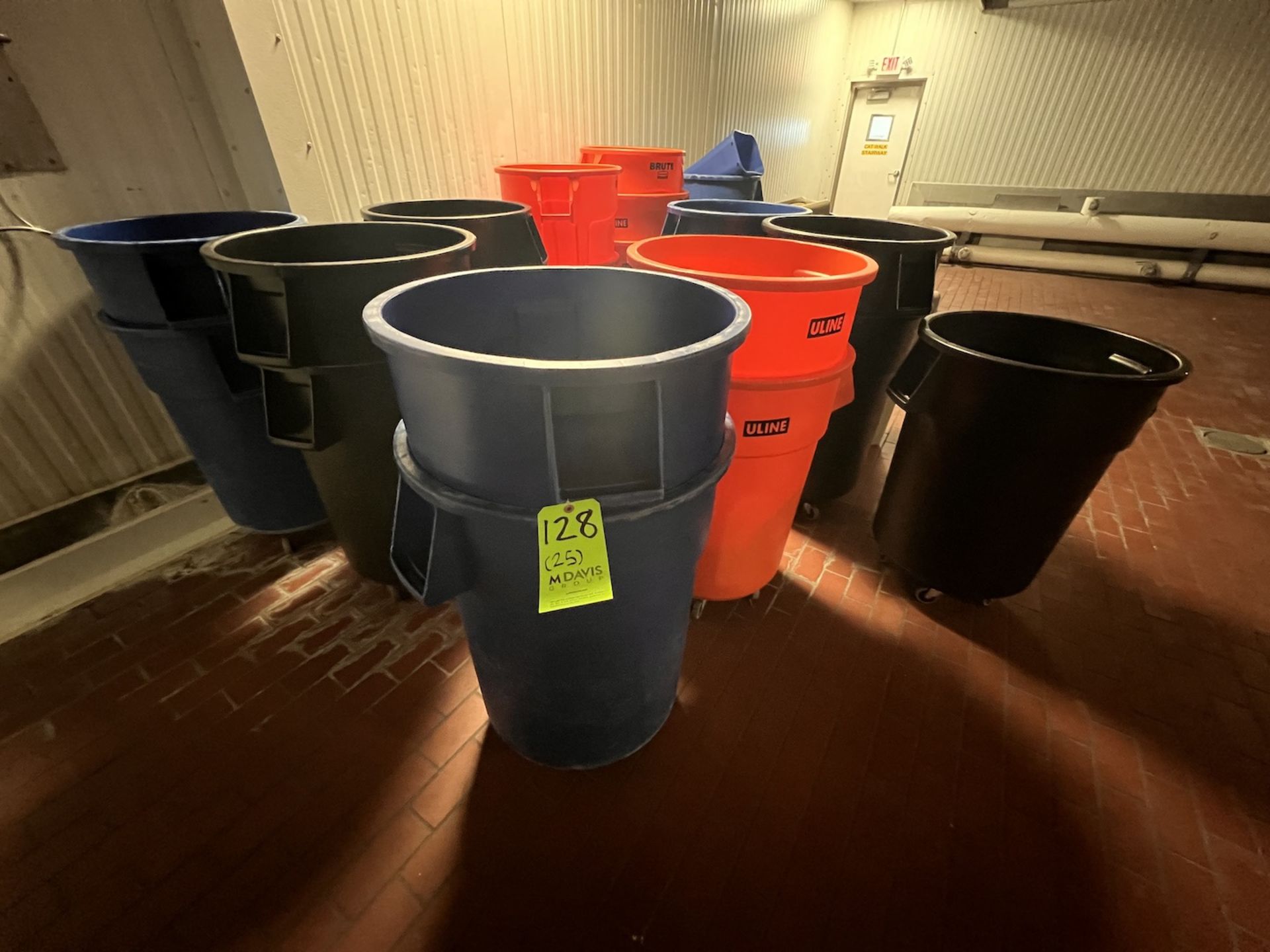 APPROX. (25) TRASH CANS (RIGGING & SIMPLE LOADING FEE $25.00) (NOTE: DOES NOT INCLUDE SKIDDING OR - Image 2 of 2