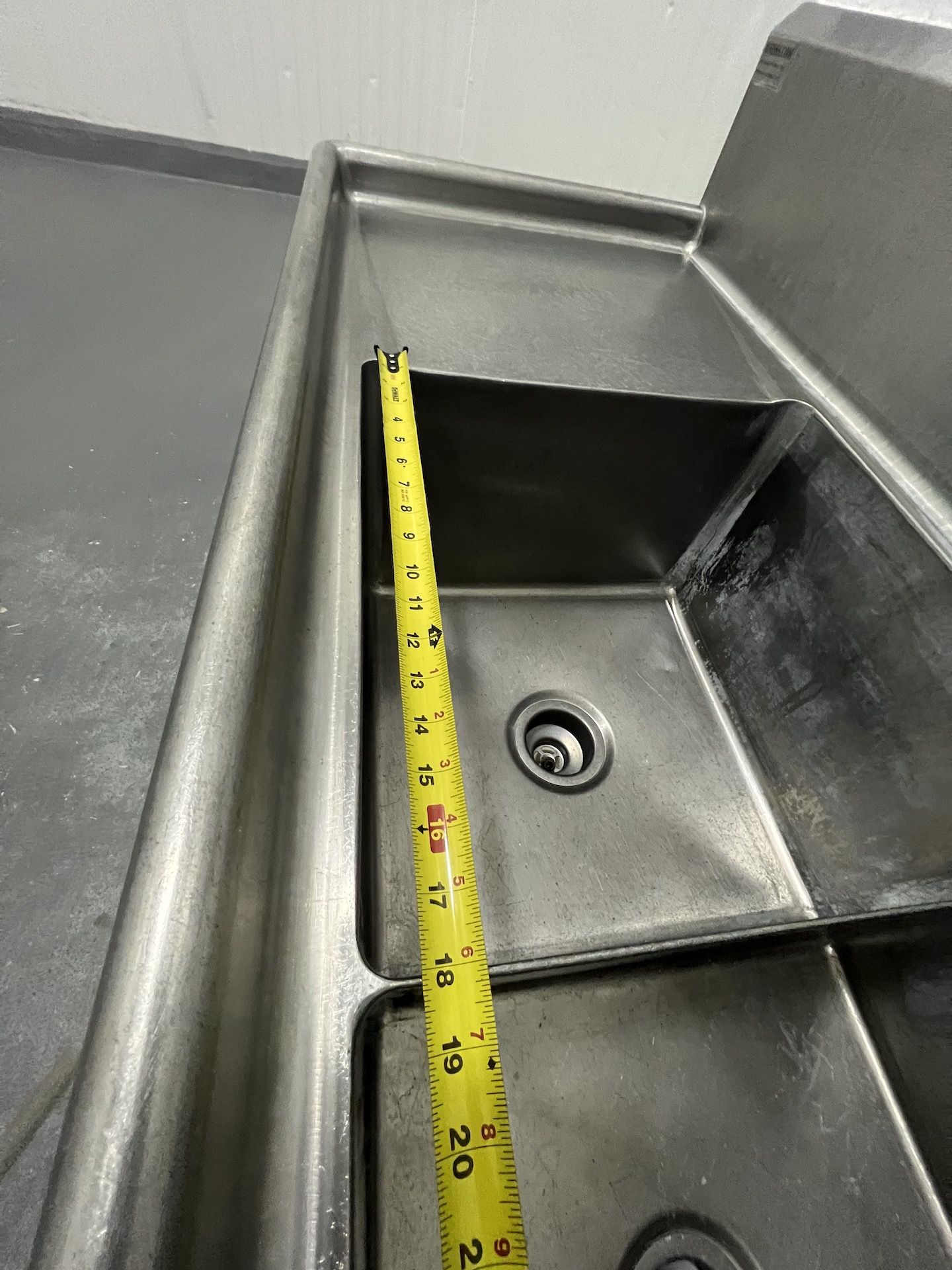 3-BOWL S/S SINK, APPROX. 88 IN L, 18 IN L X 13 IN D BOWLS, (RIGGING & SIMPLE LOADING FEE $100.00) - Image 3 of 4