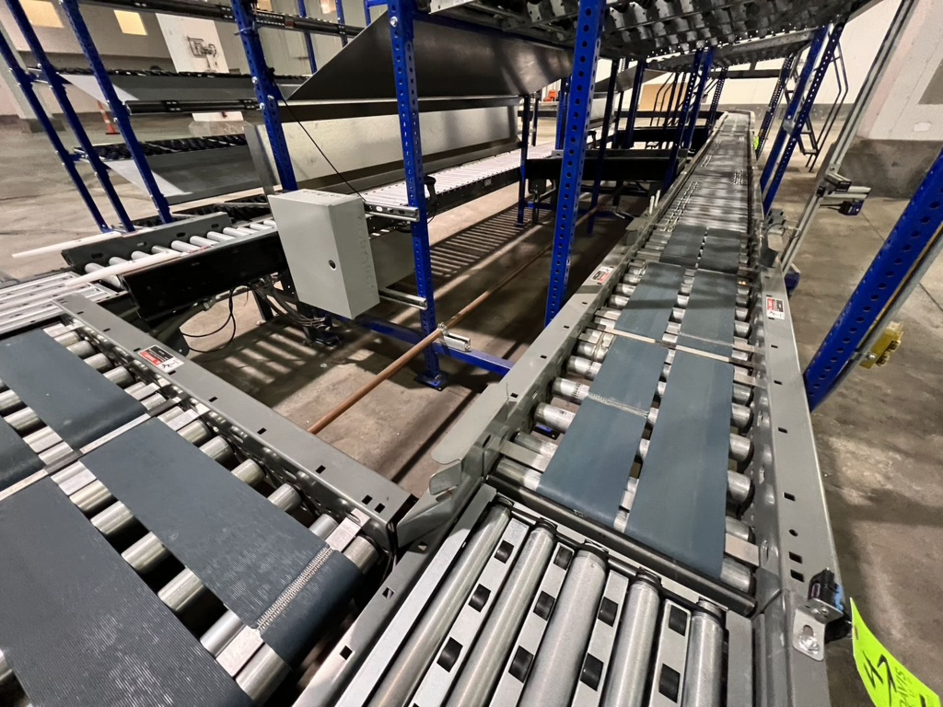 2020 HONEYWELL INTELLIGRATED ROLLER AND BELT POWER CONVEYOR, APPROX. 5,530 IN L X 15 IN W (SUBJECT - Image 8 of 36