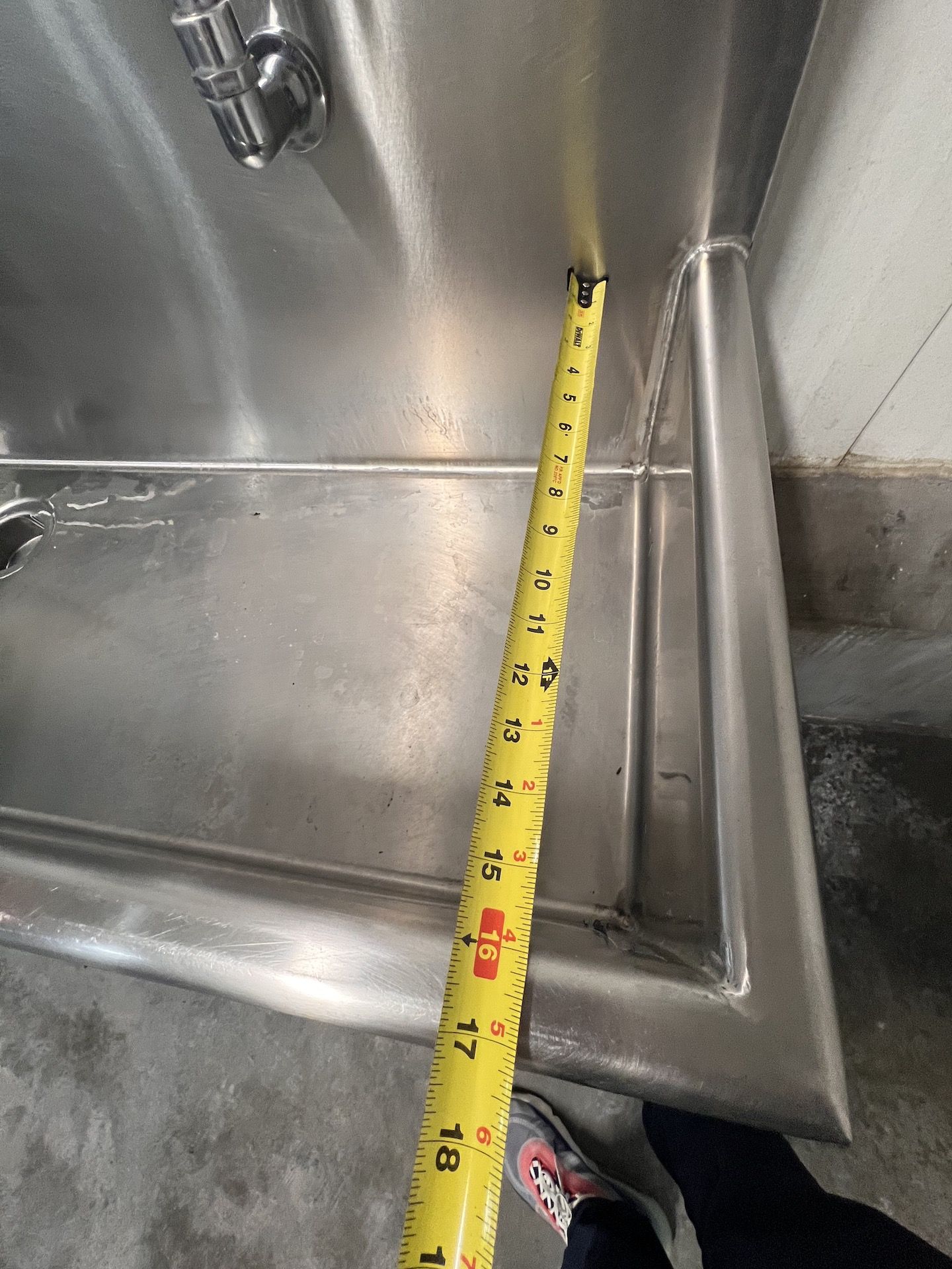 ADVANCE TABCO S/S SINK, APPROX. 58 IN L X 16 IN W (RIGGING & SIMPLE LOADING FEE $100.00) (NOTE: - Image 4 of 5