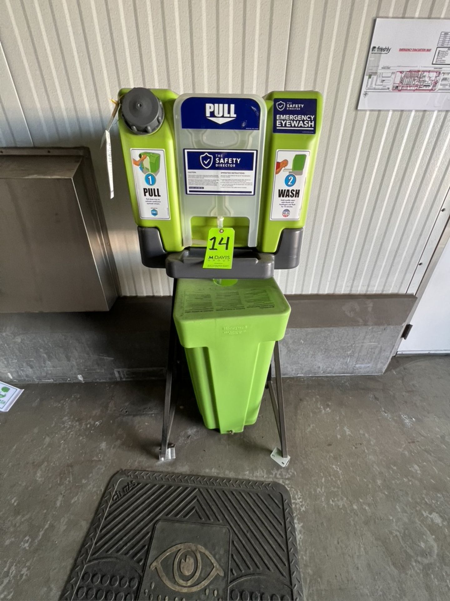 THE SAFETY DIRECTOR EMERGENCY EYE WASH STATION