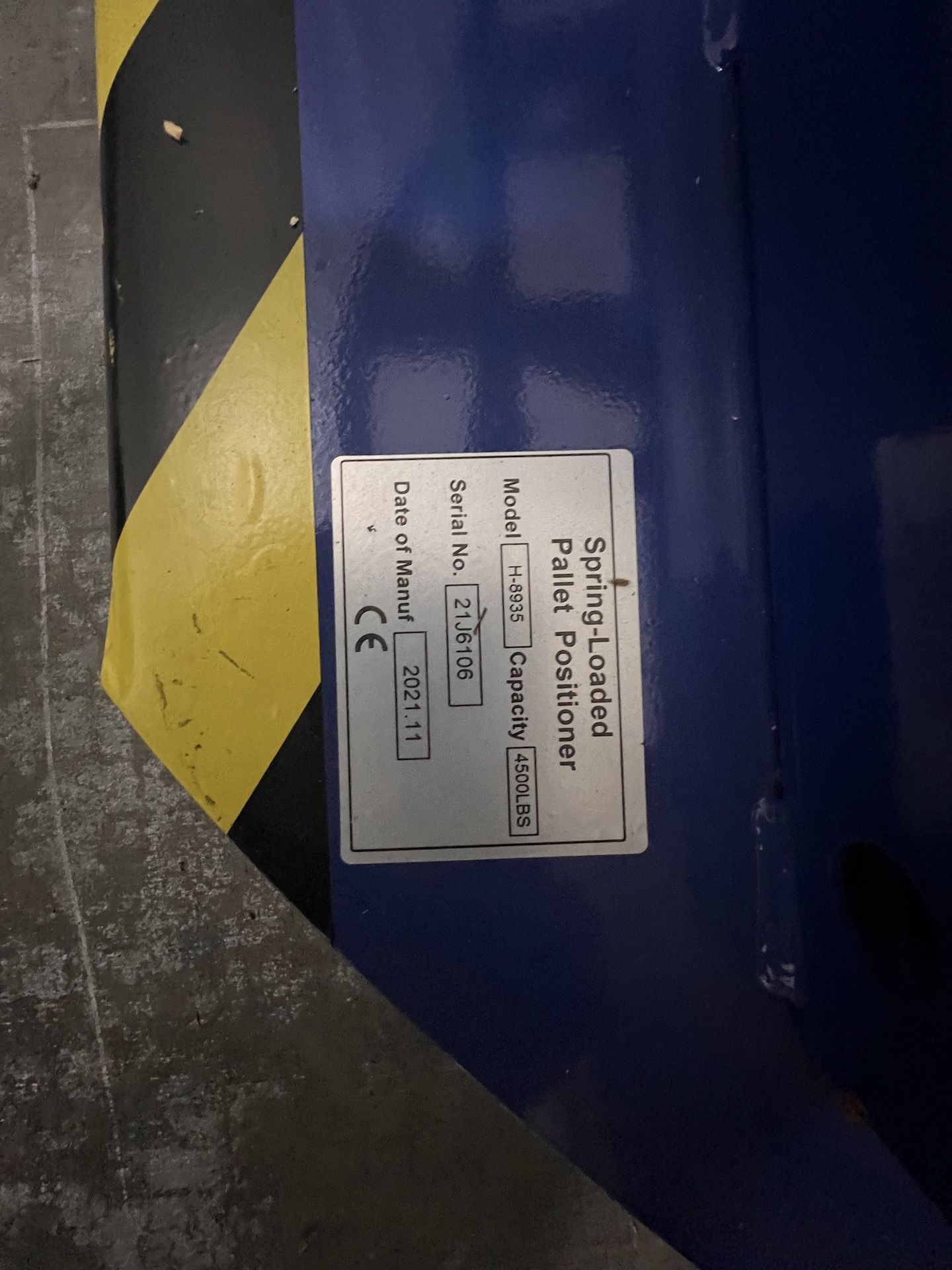 2021 ULINE SPRING LOADED PALLET POSITIONER, MODEL H-8935, 21J6106, 4,500 LBS CAPACITY - Image 4 of 4