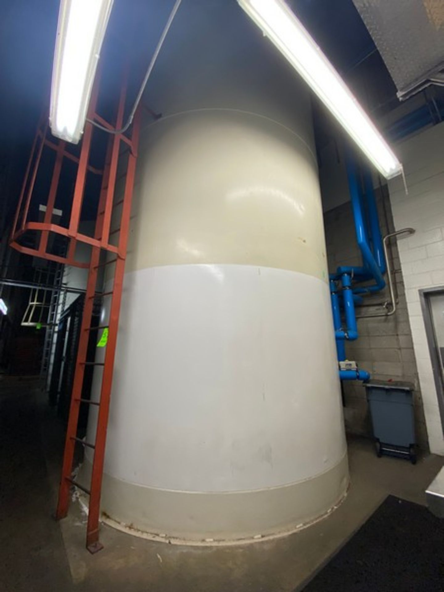 DCI 10,000 Gal. S/S Jacketed Silo, S/N 91-D-43210, with Alcove & Vertical S/S Agitation, with Top - Image 5 of 16