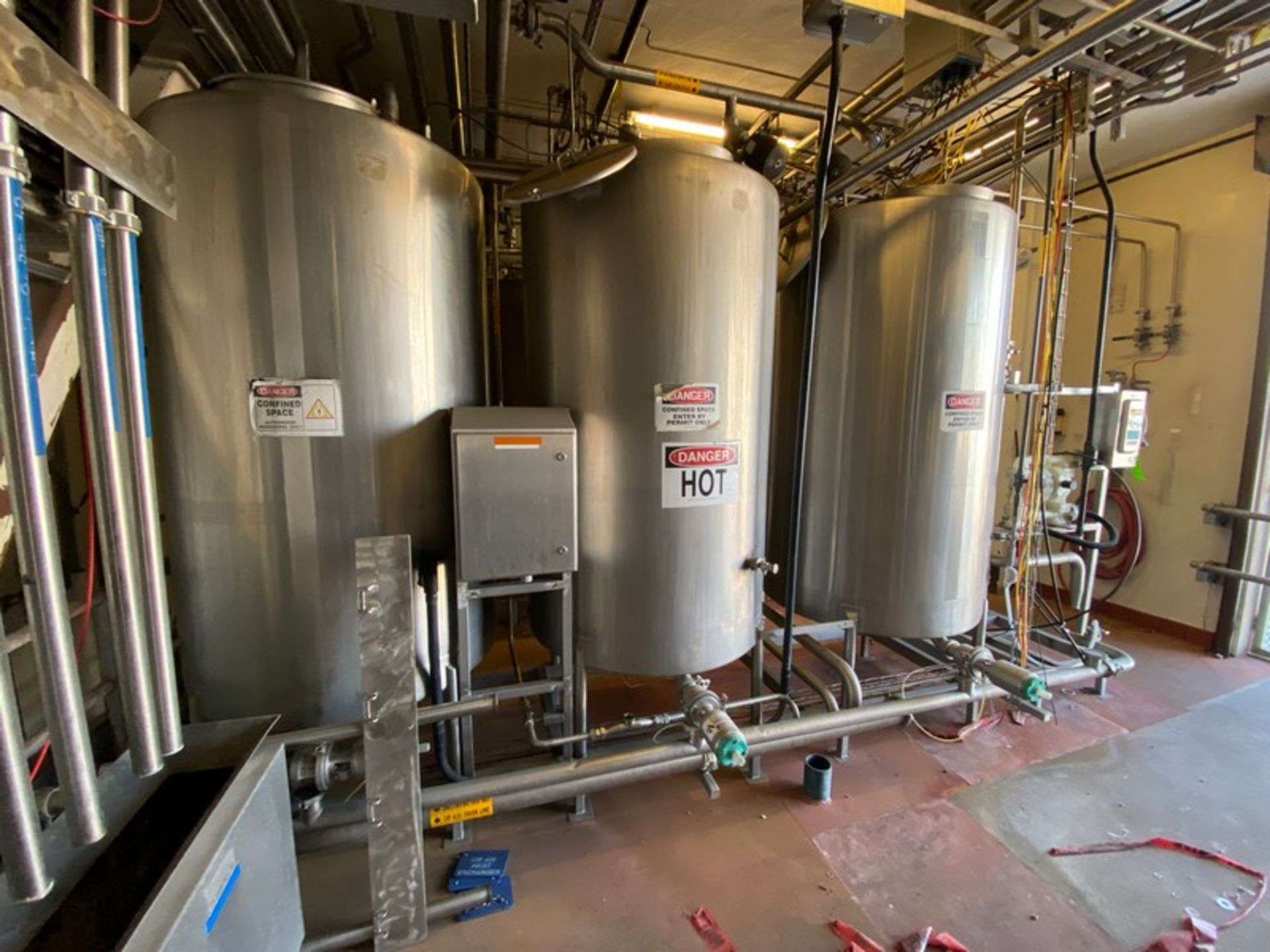 3-Tank CIP Skid, with (3) Aprox. 400 Gal. S/S Single Wall Tanks, with Associated Valving & Piping, - Image 2 of 6